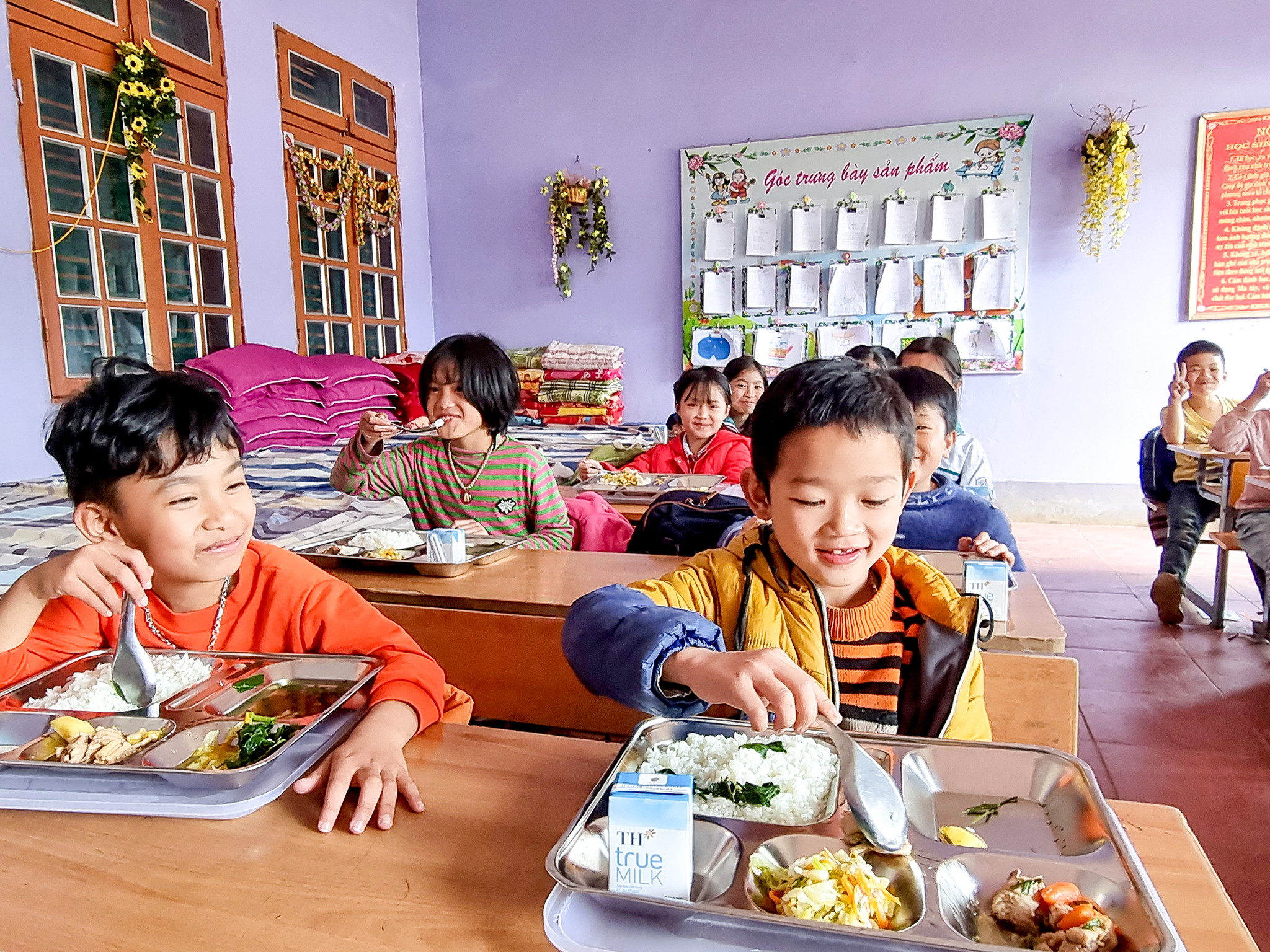 Mô hình điểm “Bữa ăn học đường” bảo đảm dinh dưỡng hợp lý và tăng cường hoạt động thể lực trong trường học được thực hiện theo Quyết định số 41 của Thủ tướng Chính phủ. 