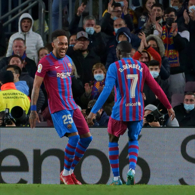 Dembele và Aubameyang cũng góp công lớn trong chiến thắng của Barca.