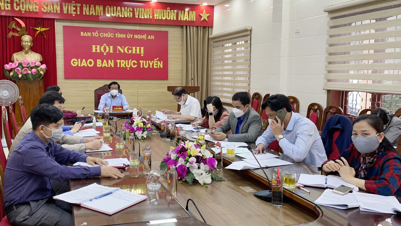 Dự tại điểm cầu Nghệ An có đồng chí Lê Đức Cường, Ủy viên Ban Thường vụ, Trưởng Ban Tổ chức Tỉnh ủy, các đồng chí lãnh đạo Ban Tổ chức, Ban Tuyên giáo Tỉnh ủy, Trường Chính trị tỉnh và một số đơn vị cấp huyện.
