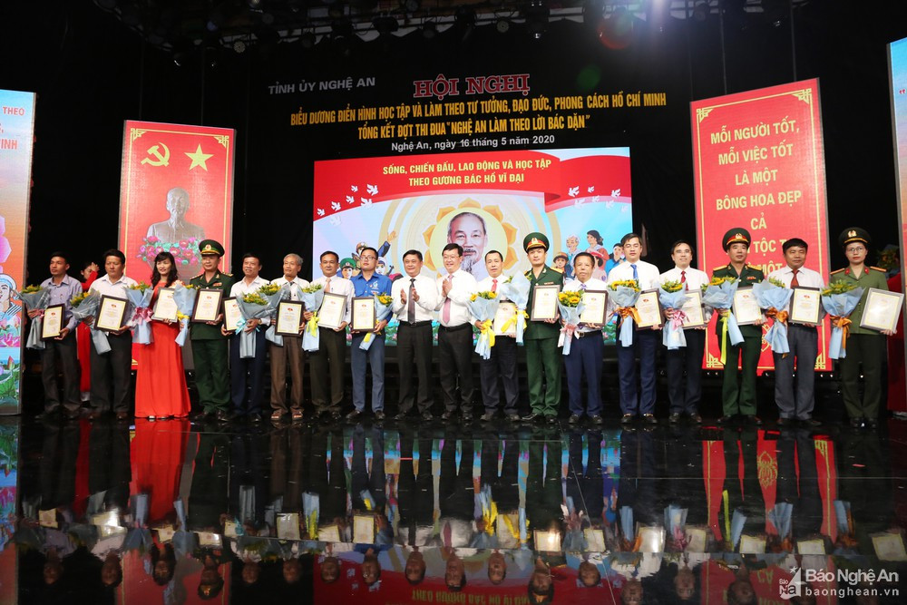 Hội nghị trực tuyến biểu dương các điển hình học tập và làm theo tư tưởng, đạo đức, phong cách Hồ Chí Minh, tổng kết Kế hoạch 196 của Ban Thường vụ Tỉnh ủy về đợt hoạt động “Nghệ An làm theo lời Bác dặn” năm 2019 - 2020.