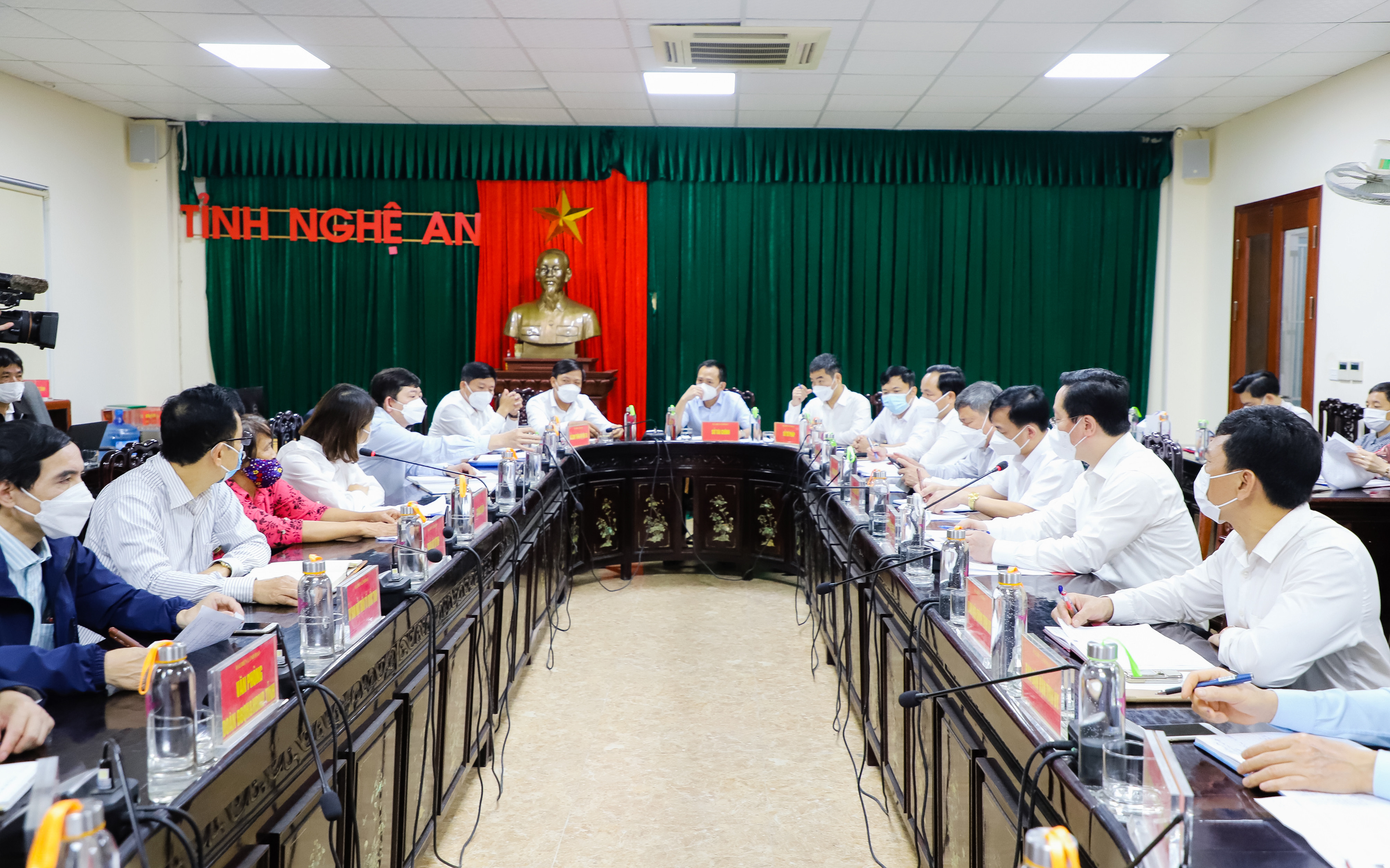 Quang cảnh phiên tiếp công dân định kỳ tháng 3/2022 của Chủ tịch UBND tỉnh Nguyễn Đức Trung. Ảnh: Phạm Bằng