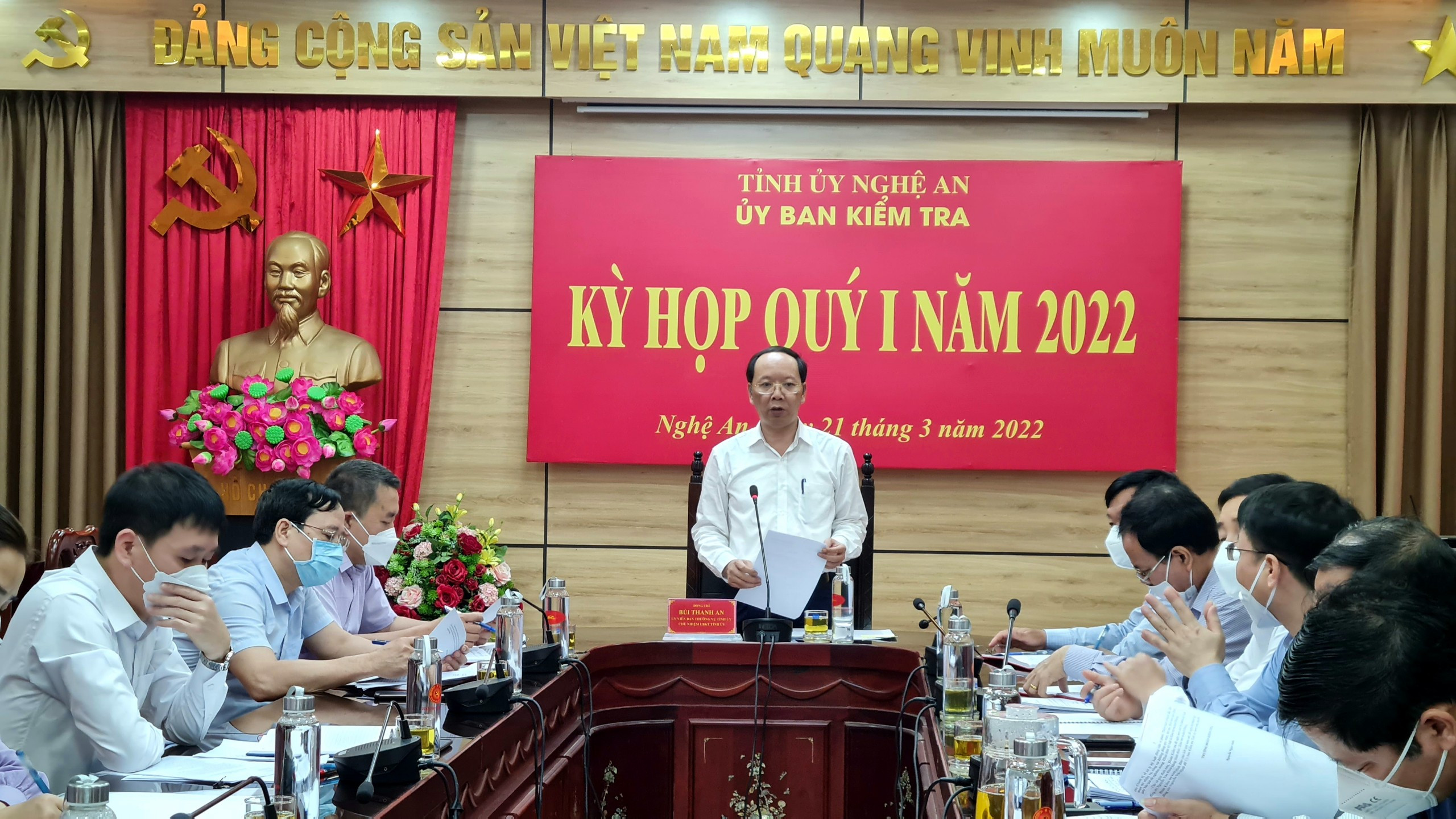 Đồng chí Bùi Thanh An - Chủ nhiệm UBKT Tỉnh ủy chủ trì phiên họp. Ảnh: Hoài Thu