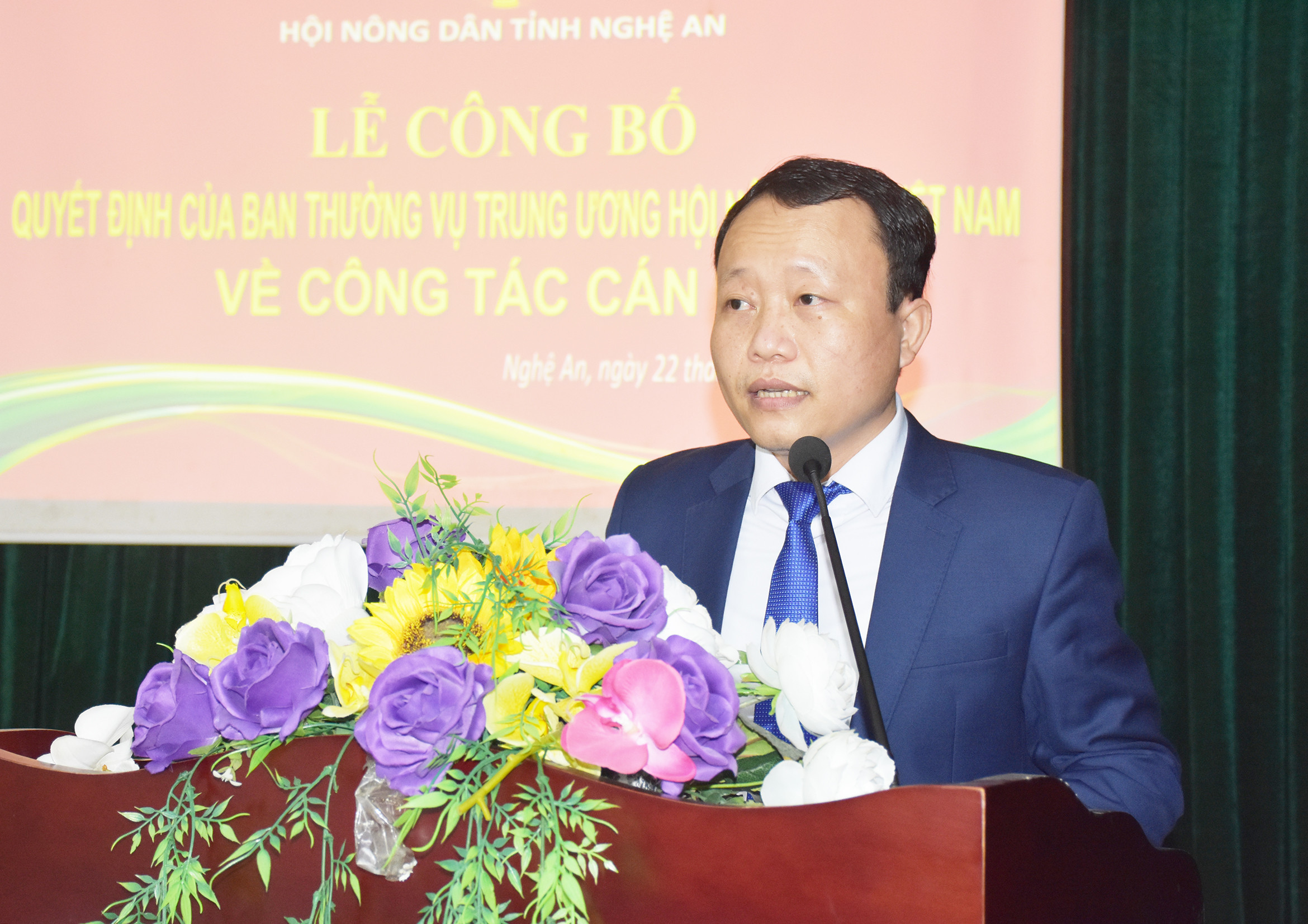Phó Chủ tịch Hội Nông dân tỉnh phát biểu nhận nhiệm vụ. Ảnh: Thanh Lê