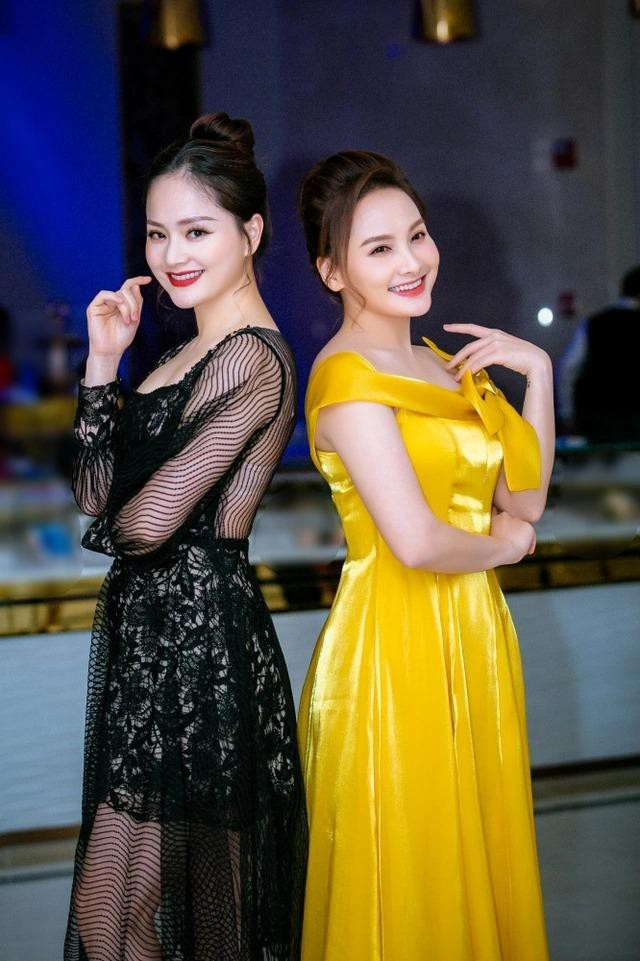 Lan Phương (váy đen) và Bảo Thanh