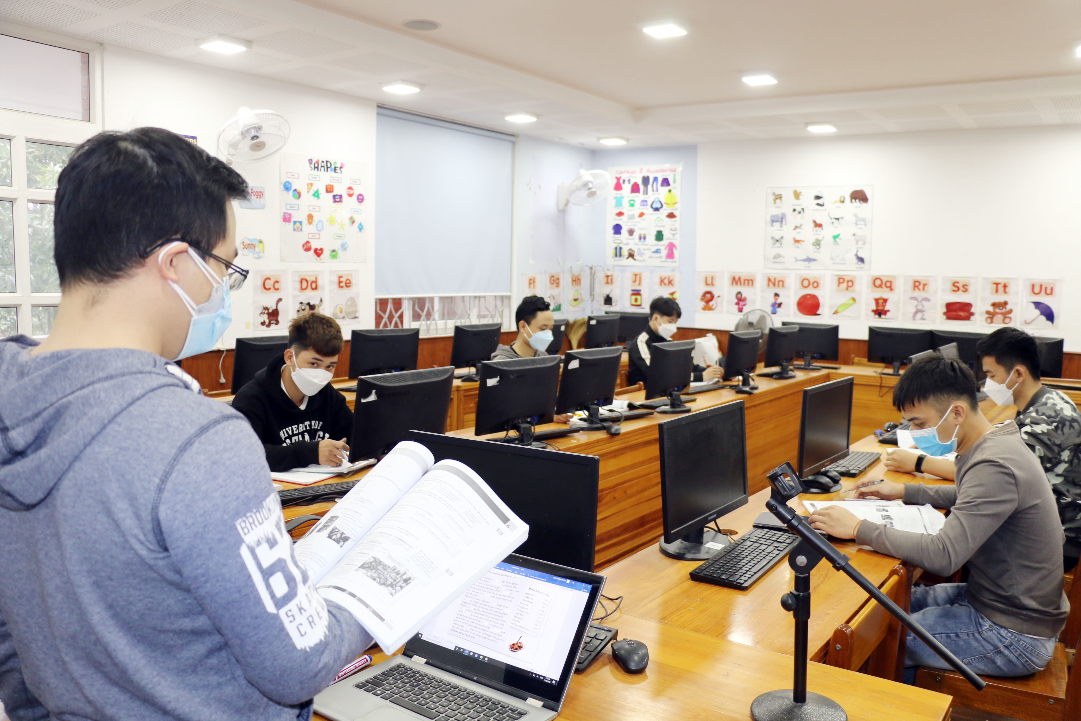 Lớp học Tiếng Đức của sinh viên Trường Cao đẳng Kỹ thuật công nghệ Việt Nam - Hàn Quốc. Ảnh: MH