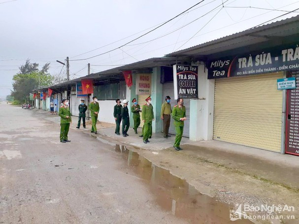 Công an huyện Diễn Châu ra quân kiểm tra, triệt phá tình trạng mại dâm tại biển Diễn Thành. Ảnh: Tư liệu