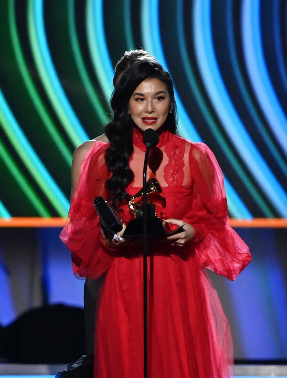 Sangeeta Kaur phát biểu khi nhận giải. Cô là nghệ sĩ gốc Việt đầu tiên được đề cử giải Grammy ở hạng mục Best Classical Solo Vocal Album và giành chiến thắng.
