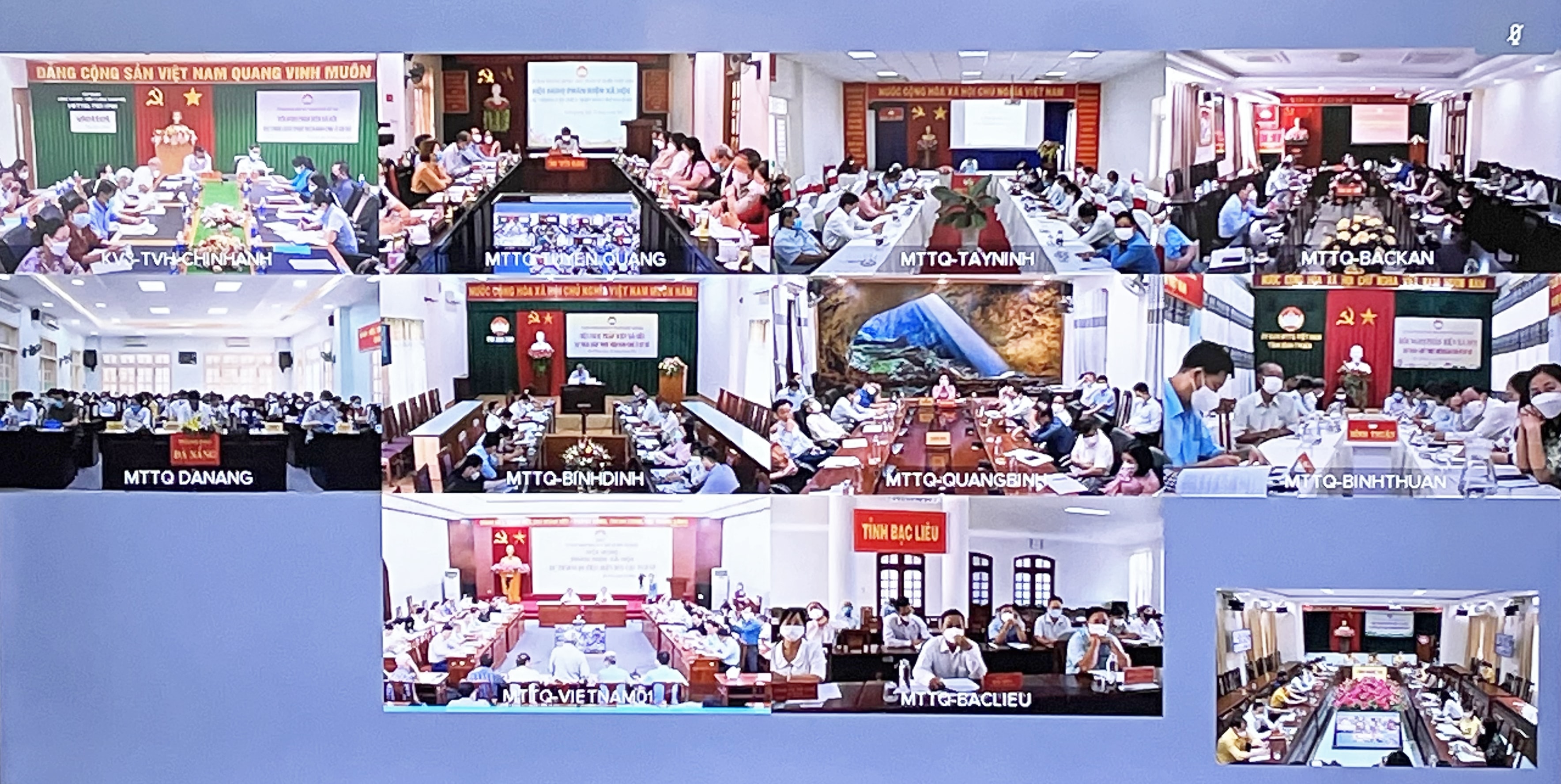 Hội nghị phản biện xã hội dự thảo Luật Thực hiện dân chủ ở cơ sở được tổ chức bằng hình thức trực tuyến từ điểm cầu trung tâm đến 63 tỉnh, thành, với sự tham dự của gần 3.900 đại biểu. Ảnh: TG