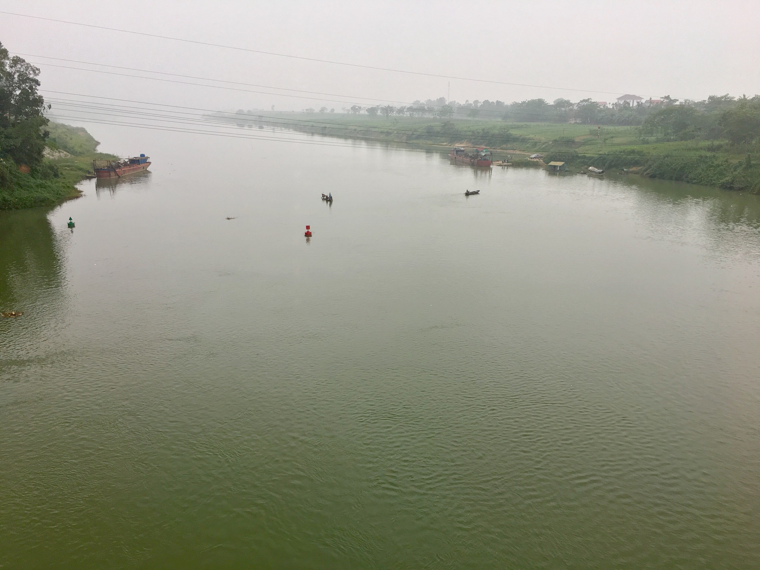 Khu vực sông Lam nơi nạn nhân nhảy cầu tự vẫn.Ảnh: