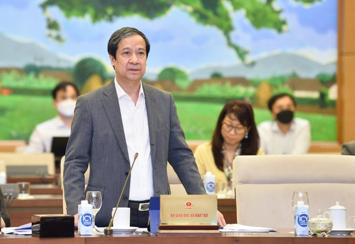 Bộ trưởng Bộ GD-ĐT Nguyễn Kim Sơn phát biểu tại phiên thảo luận. Ảnh: Quốc hội