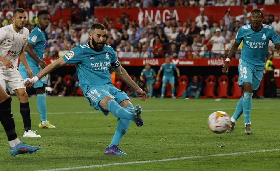 Benzema ghi bàn thứ 25 tại La Liga mùa này. Ảnh: Reuters.