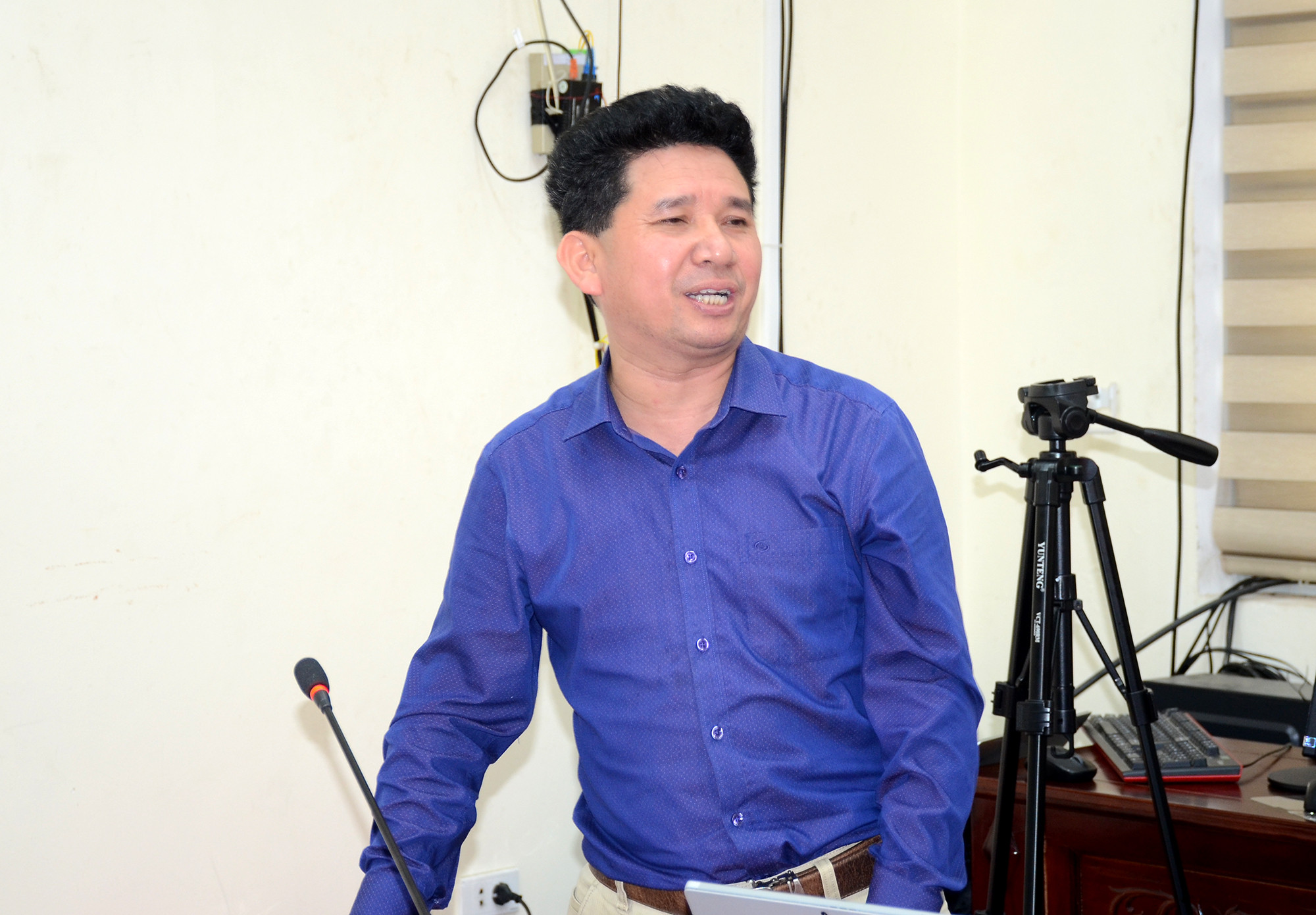 Ông Nguyễn Trọng Lương, Giám đốc Chi nhánh Dược Đô Lương bày tỏ mong muốn được thực hiện hết hợp đồng. Ảnh: Thành Chung