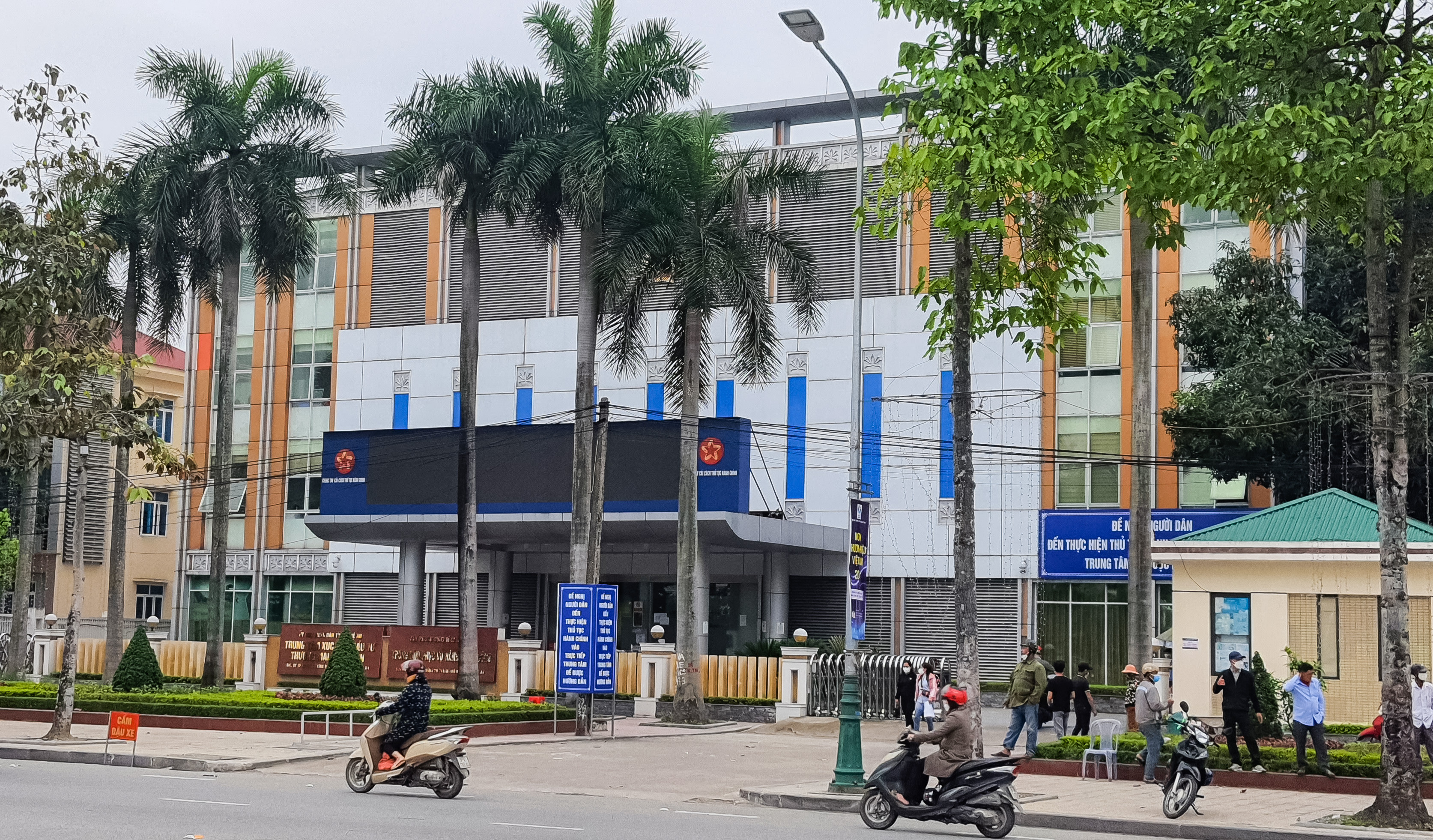 Trung tâm phục vụ hành chính công tỉnh Nghệ An. Ảnh: Thành Duy
