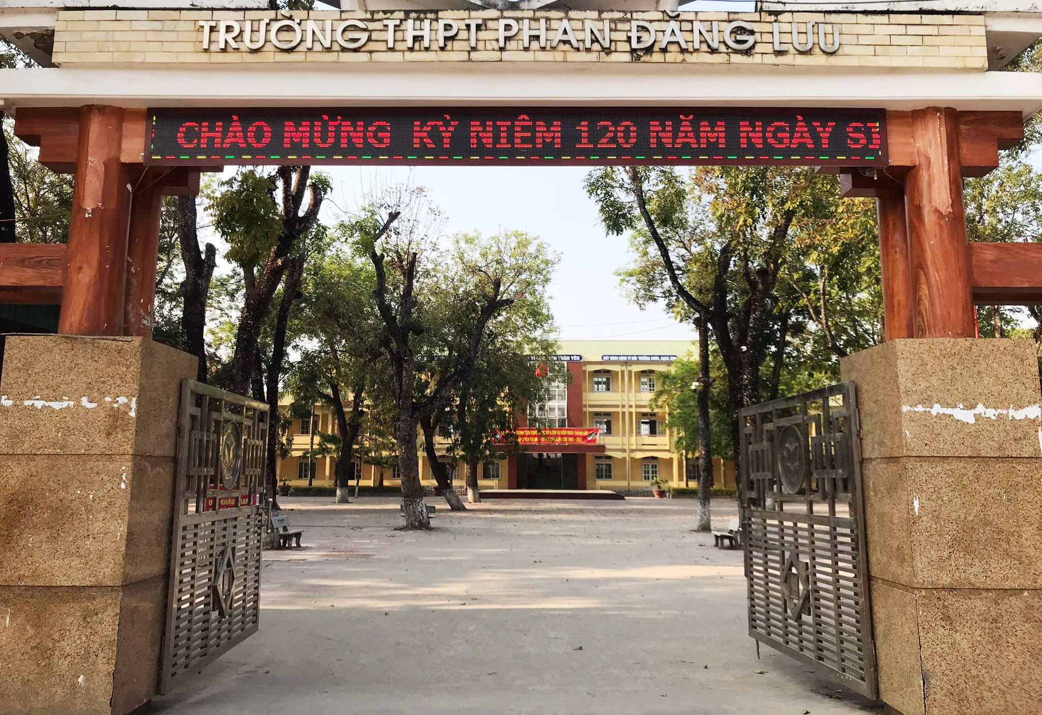 Trường THPT Phan Đăng Lưu. Ảnh: fb nhà trường