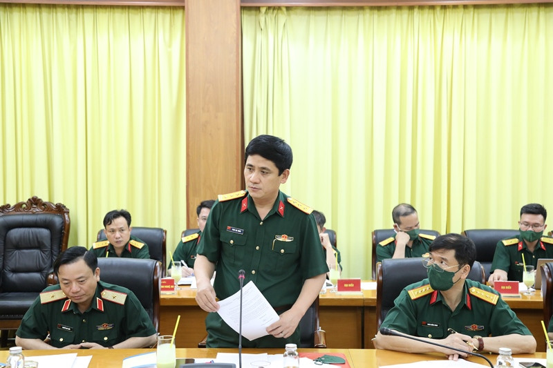 Đồng chí Thượng tá Phan Đại Nghĩa, Ủy viên BTV Tỉnh ủy, Chỉ huy trưởng Bộ CHQS tỉnh phát biểu tại hội nghị