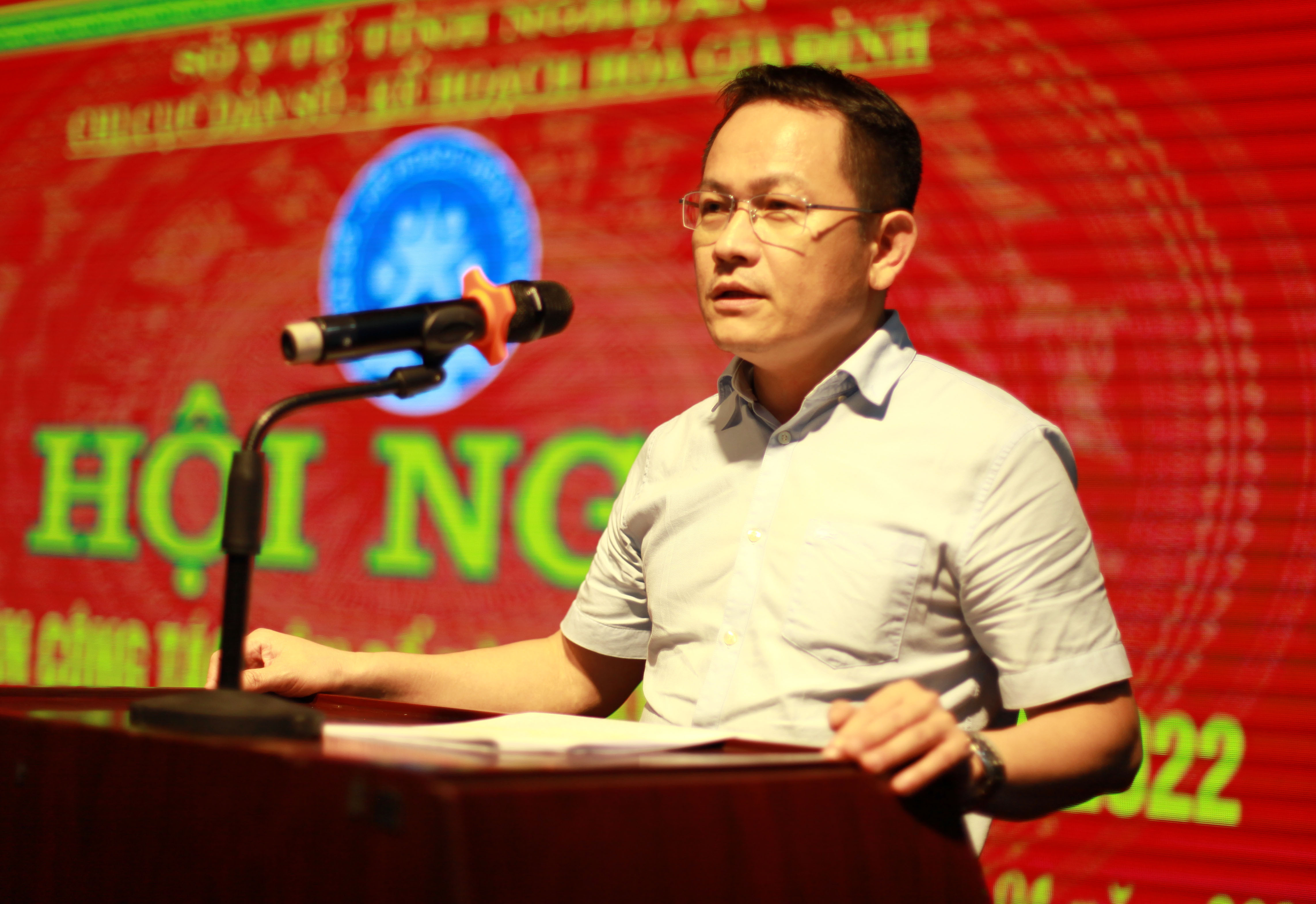 Phó Giám đốc Sở Y tế Nguyễn Hữu Lê phát biểu chỉ đạo hội nghị. Ảnh: MH