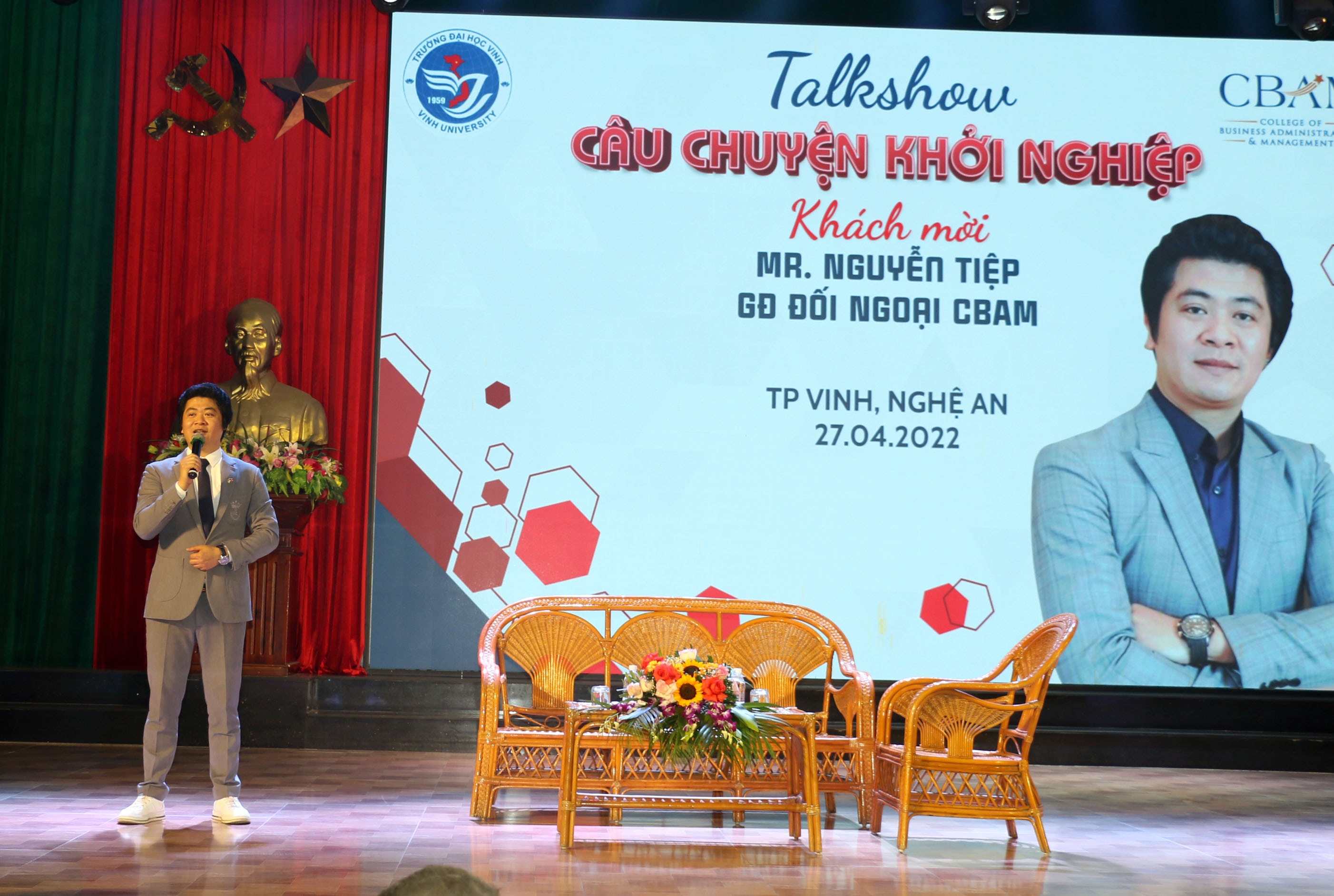 Các đại biểu tham gia trong chương trình giao lưu. Ảnh: MH