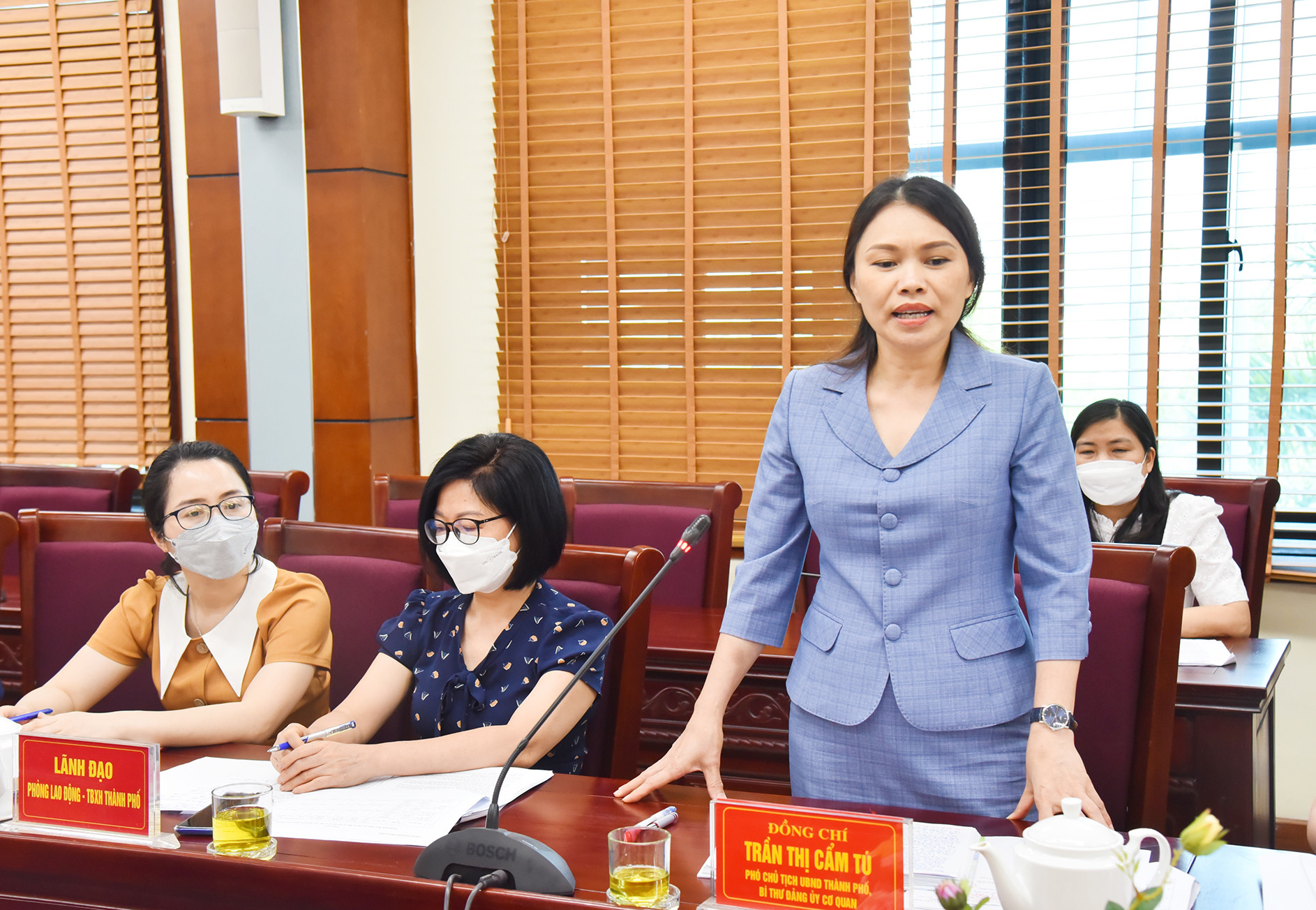 Đồng chí Trần Thị Cẩm Tú - Phó Chủ tịch UBND thành phố Vinh cho biết: Thành phố hướng tới đào tạo nguồn nhân lực có chất lượng cao đáp ứng nhu cầu sử dụng lao động