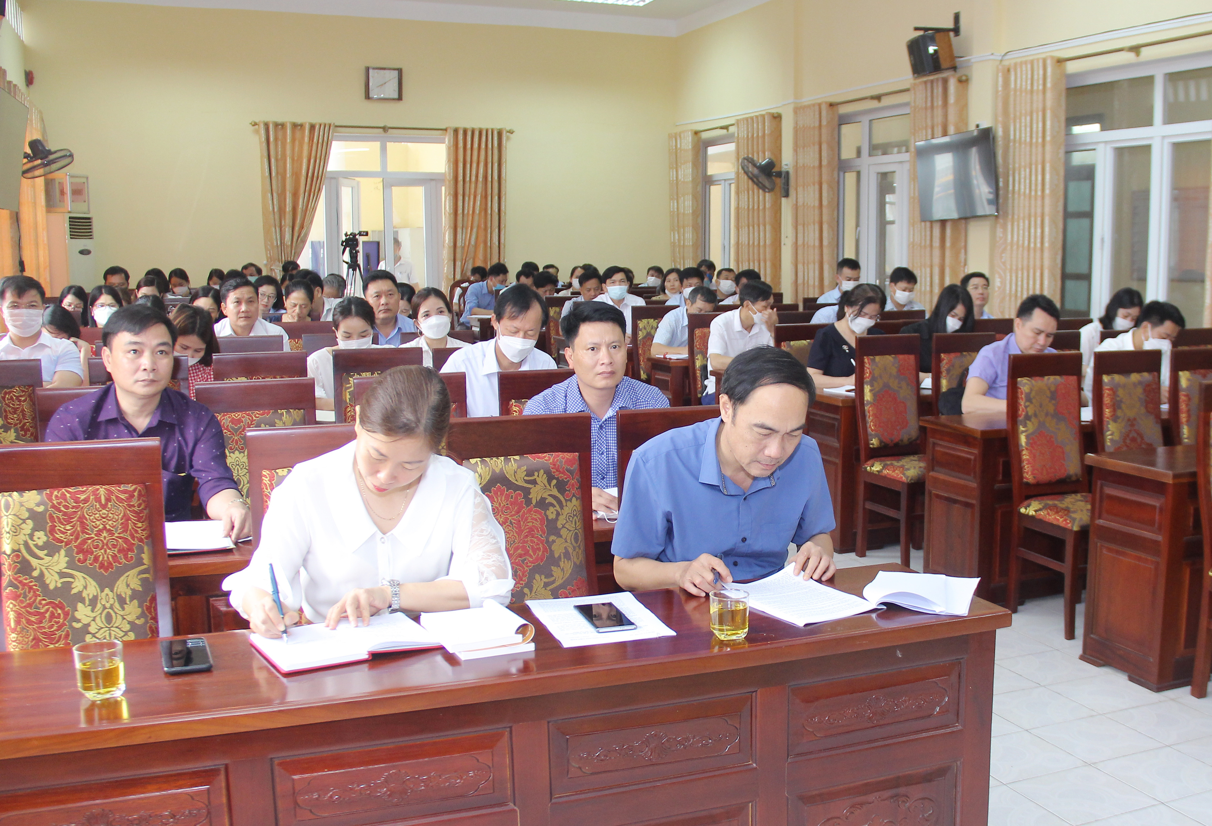 Các học viên tham gia tại điểm cầu tỉnh Nghệ An. Ảnh: Mai Hoa