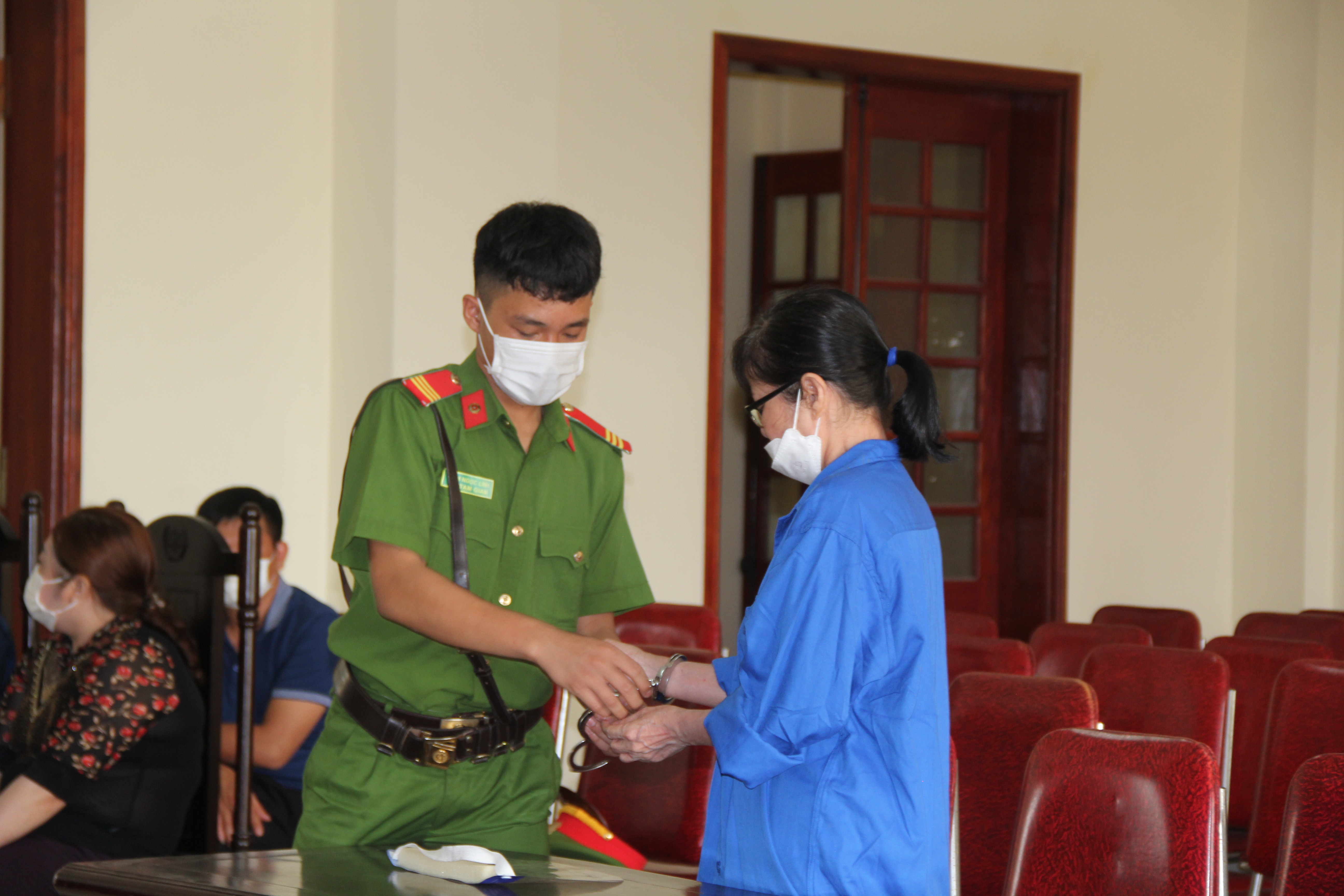 Nguyễn Thị Thủy lĩnh án 19 năm tù vì lừa đảo