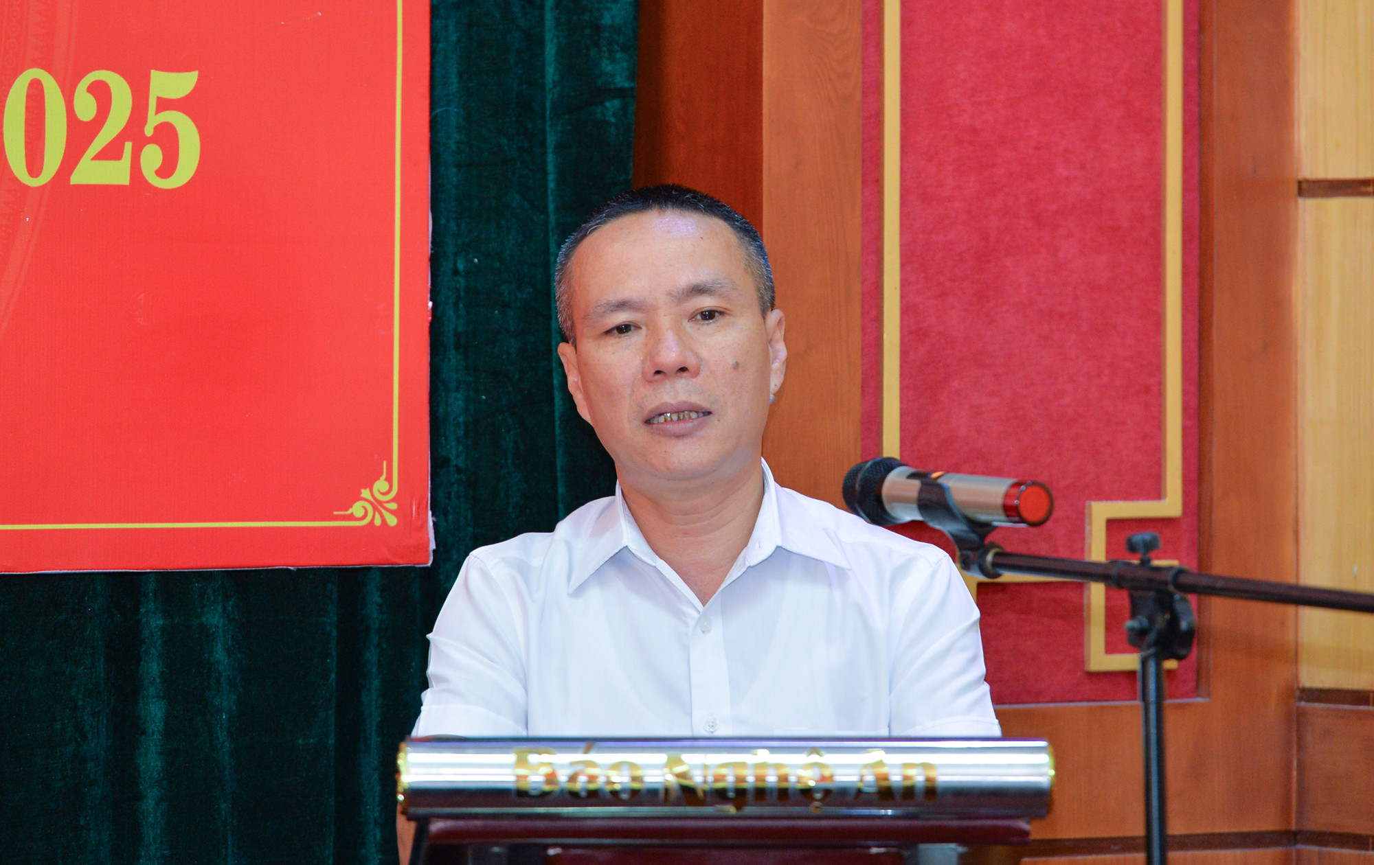 Đồng chí Đào Xuân Tuấn trình bày tham luận tại Đại hội. Ảnh: Thành Cường