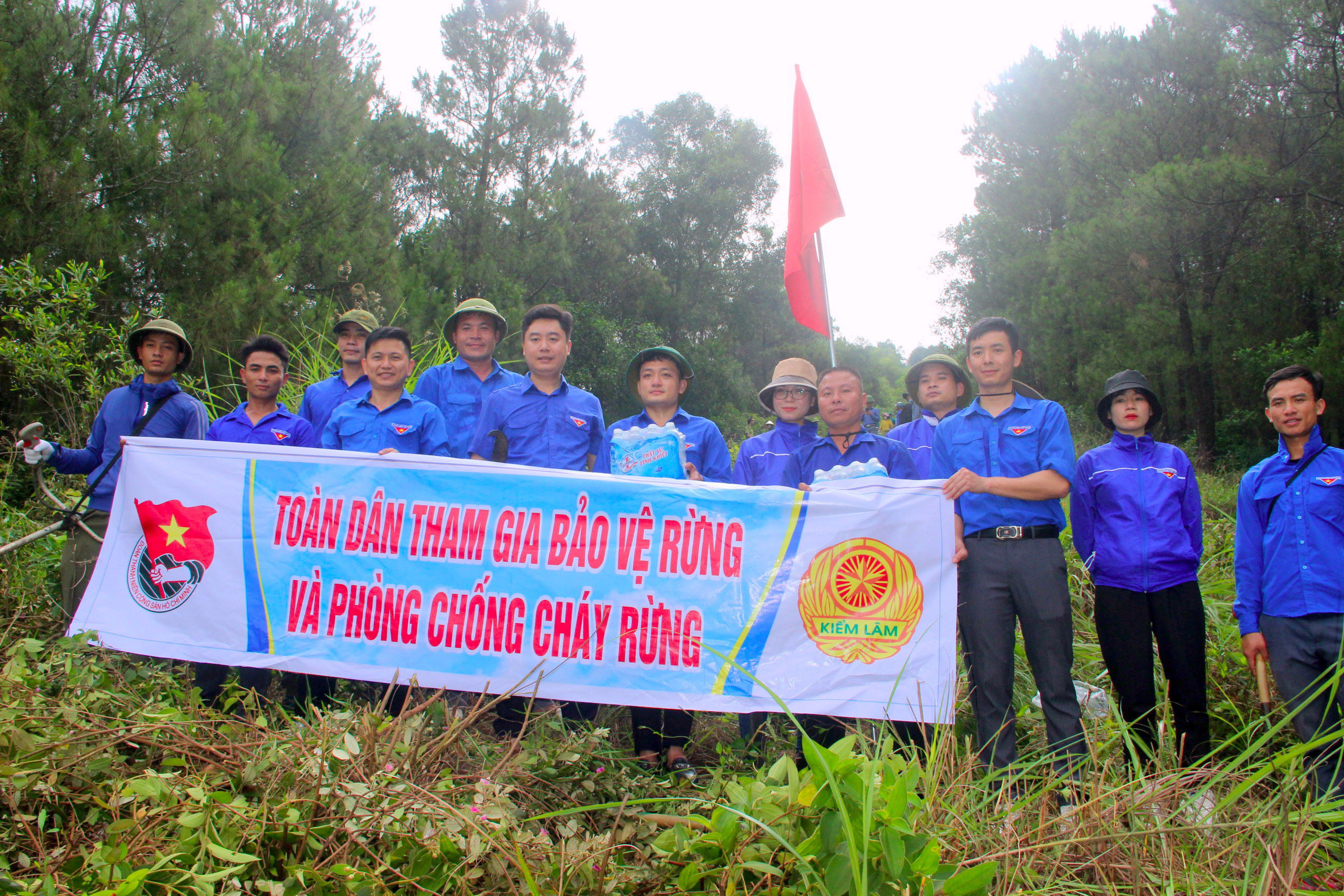 Tỉnh đoàn Nghệ An động viên các đoàn viên cơ sở, nâng cao ý thức bảo vệ rừng. Ảnh: Quang An