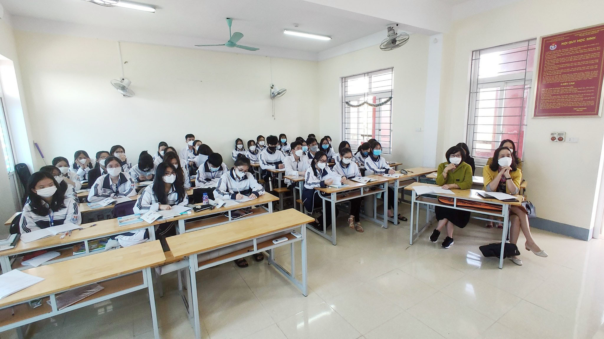 Một tiết dự giờ của học sinh Trường THPT Huỳnh Thúc Kháng. Ảnh: PV