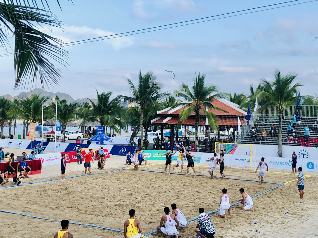 Tuyển bóng ném bãi biển Việt Nam khẳng định sức mạnh tại SEA Games. Ảnh: SEA Games 31.
