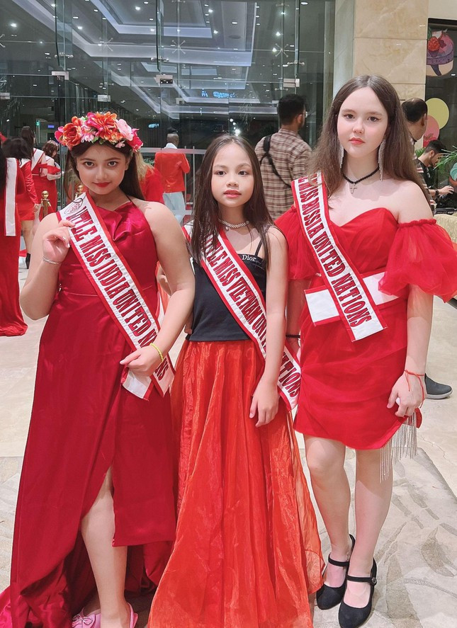Mẫu Việt 9 tuổi đăng quang Hoa hậu Nhí Liên hiệp quốc ảnh 2
