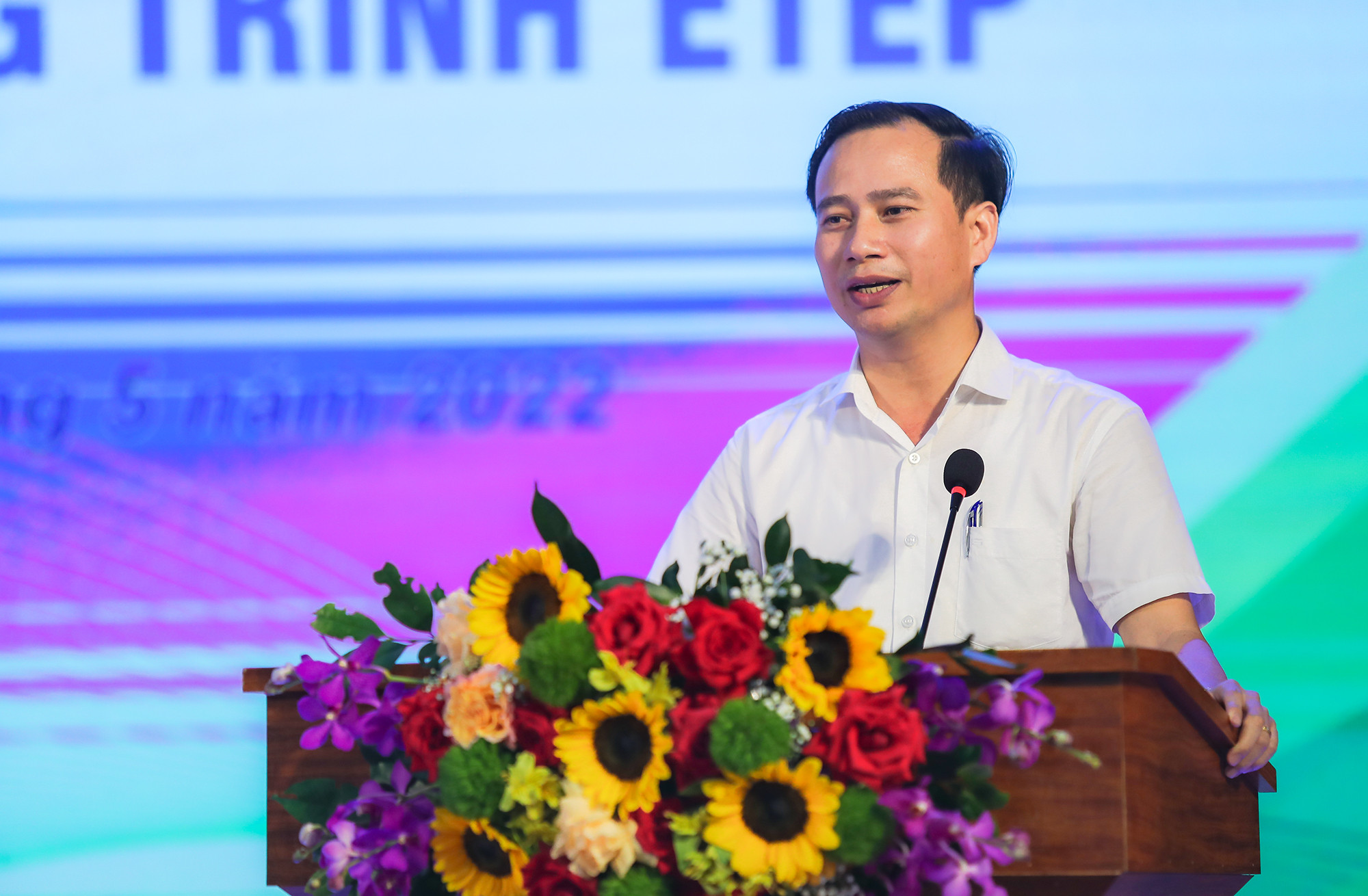 Giáo sư, Tiến sỹ Nguyễn Huy Bằng - Hiểu trường Trường Đại học Vinh phát biểu tại hội nghị. Ảnh: Đức Anh