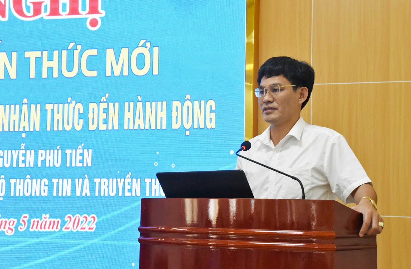 Đồng chí Chu Bá Long - Phó Bí thư Đảng ủy Khối CCQ tỉnh phát biểu khai mạc hội nghị. Ảnh: TG