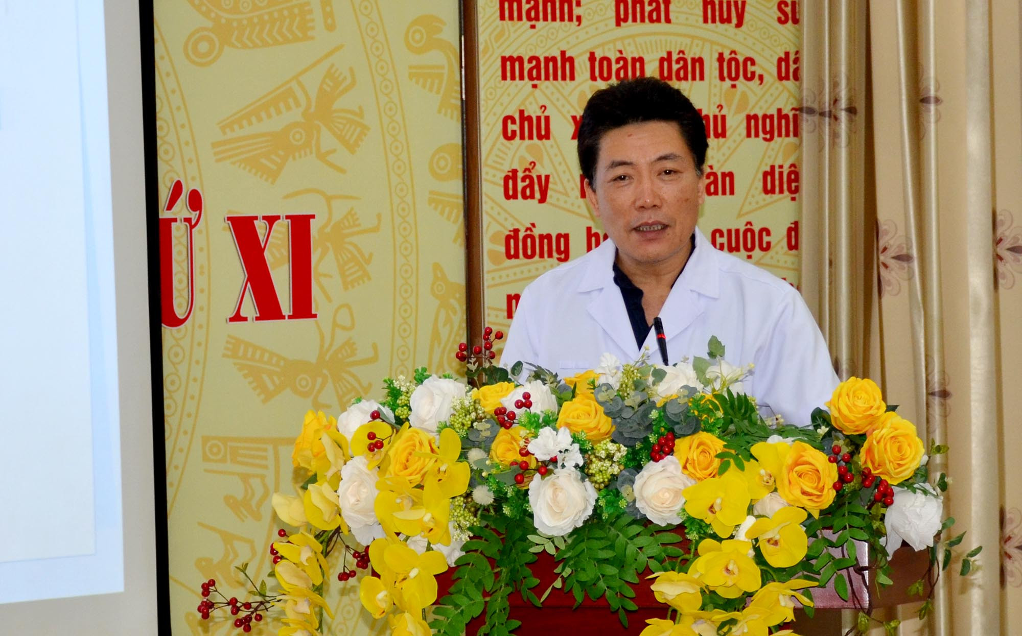 Tiến sĩ, Bác sĩ Tăng Xuân Hải – Giám đốc Bệnh viện Sản Nhi Nghệ An phát biểu tiếp nhận tài sản. Ảnh: Thành Chung