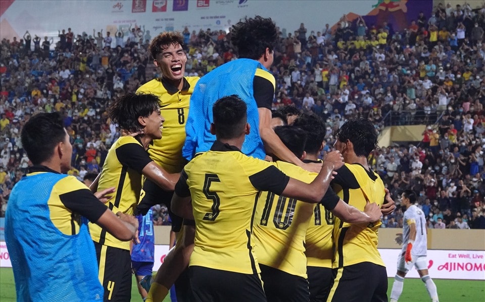 U23 Malaysia rộng cửa vào bán kết.