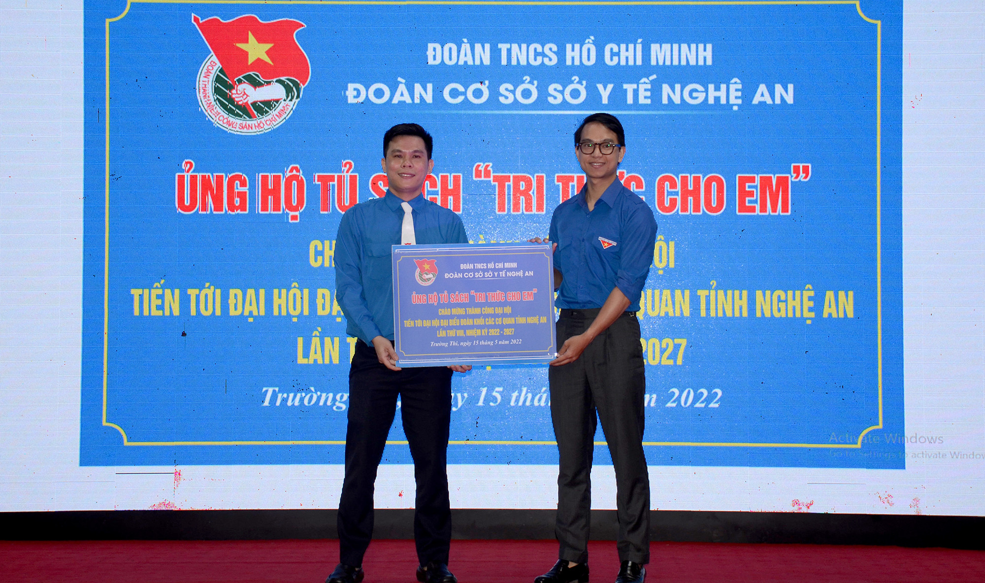 Đoàn TNCS Hồ Chí Minh Sở Y tế đã ủng hộ tủ sách 
