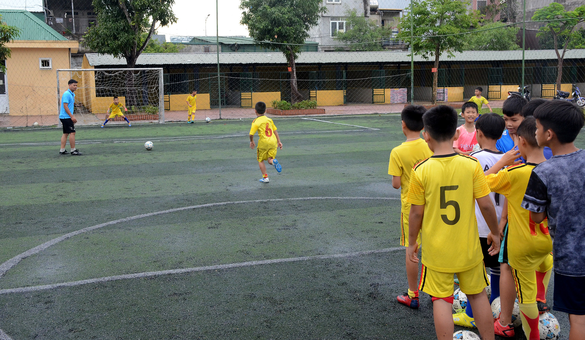 Các cầu thủ của đội NĐ Nghi Lộc điều là cầu thủ đang được đào tạo tại lớp năng khiếu của huyện. Ảnh: Thành Chung