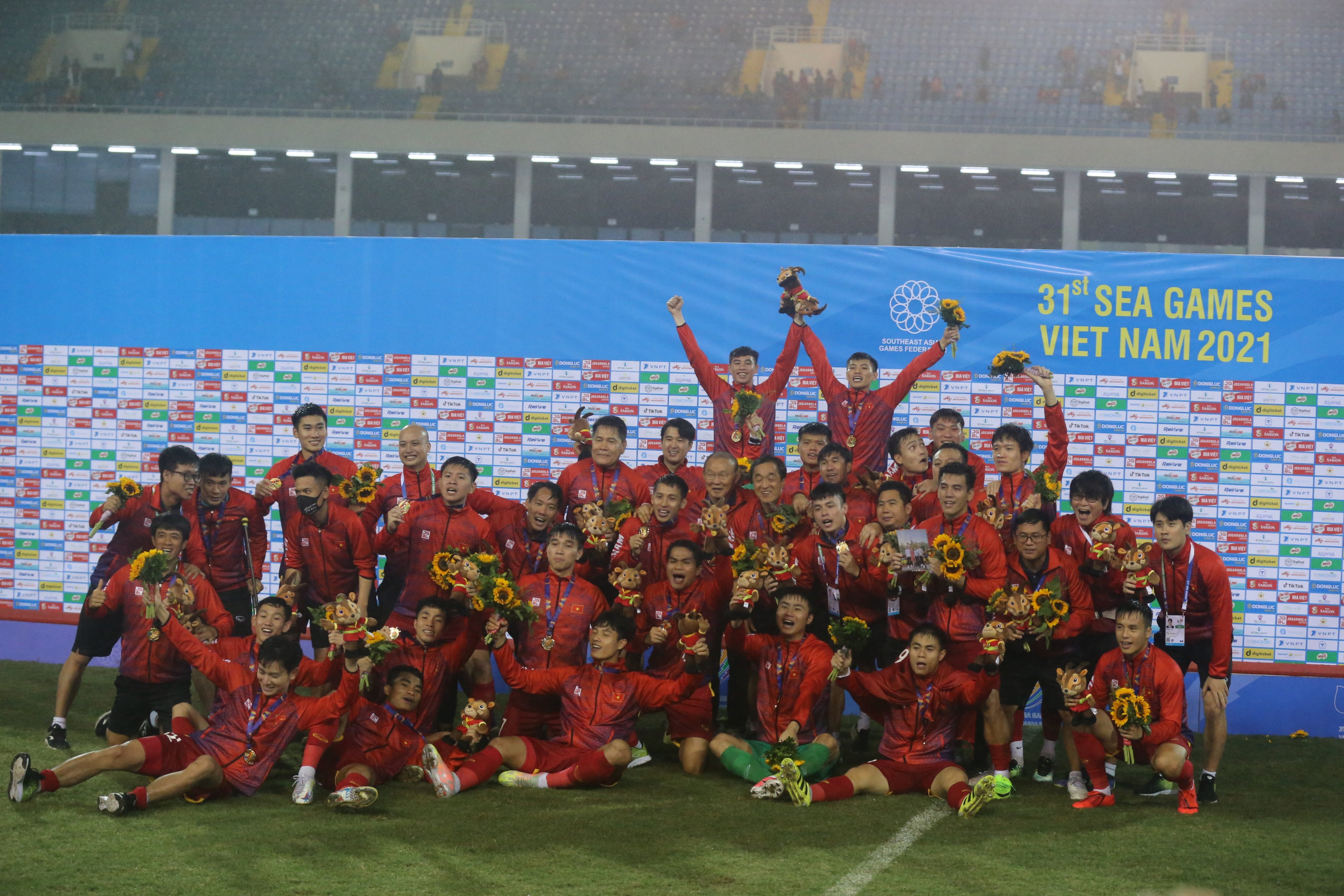 Chiến thắng đã thuộc về đội tuyển U23 Việt Nam một cách xứng đáng, họ đã đoạt HCV môn bóng đá nam Sea Games trước sự tâm phục khẩu phục của đối thủ. Ảnh: Hải Hoàng