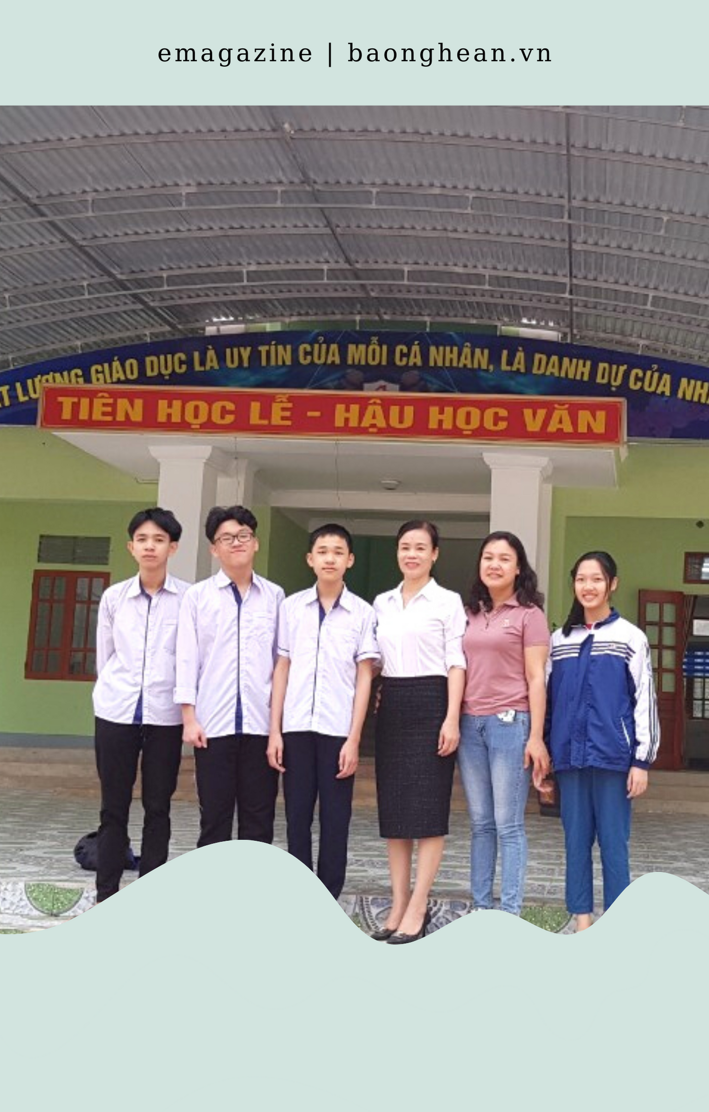 Cô giáo Phan Thị Huyền và các học trò Trường THCS Trà Lân 2.