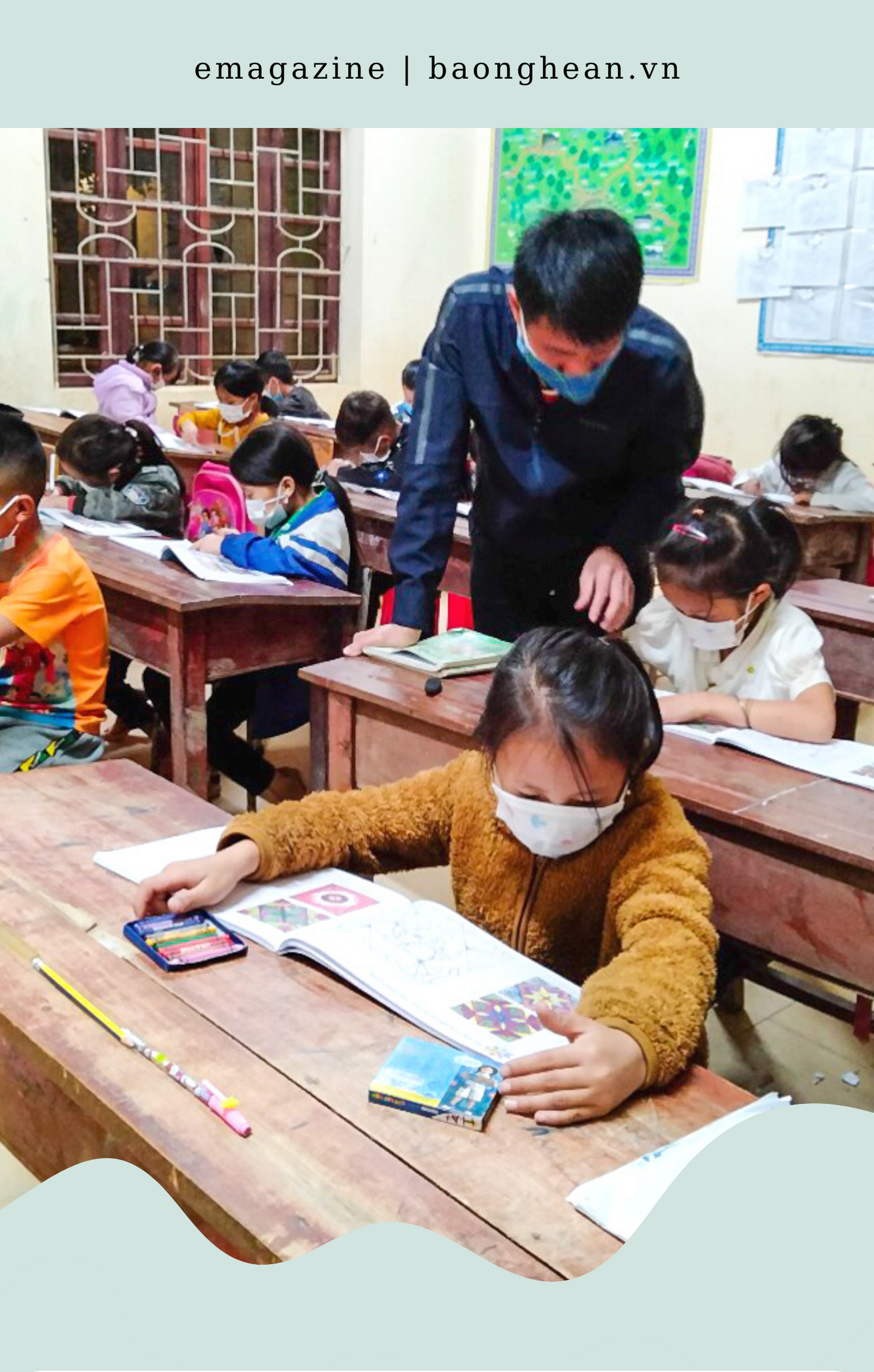 Giáo viên cắm bản ở huyện Kỳ Sơn.