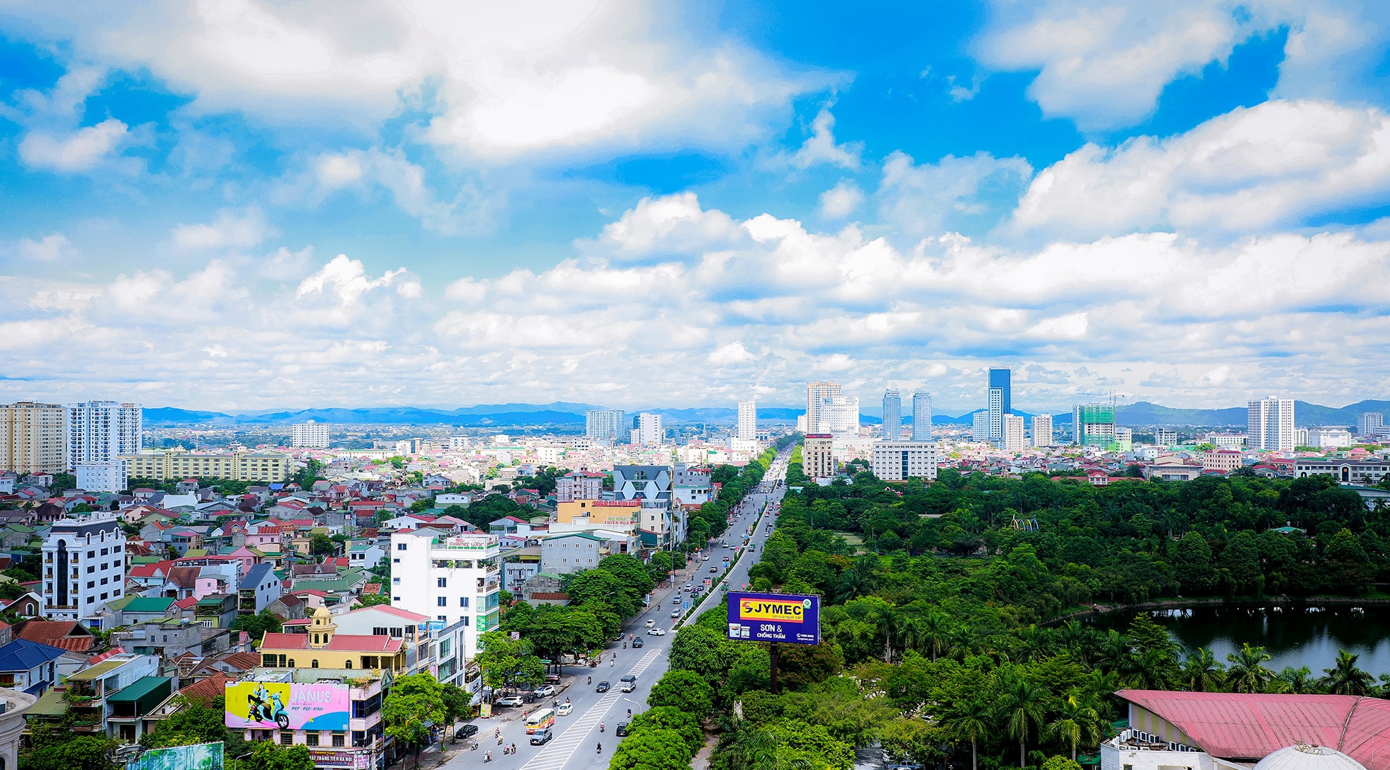 Toàn cảnh khu vực trung tâm thành phố Vinh.  Ảnh tư liệu: Thành Duy