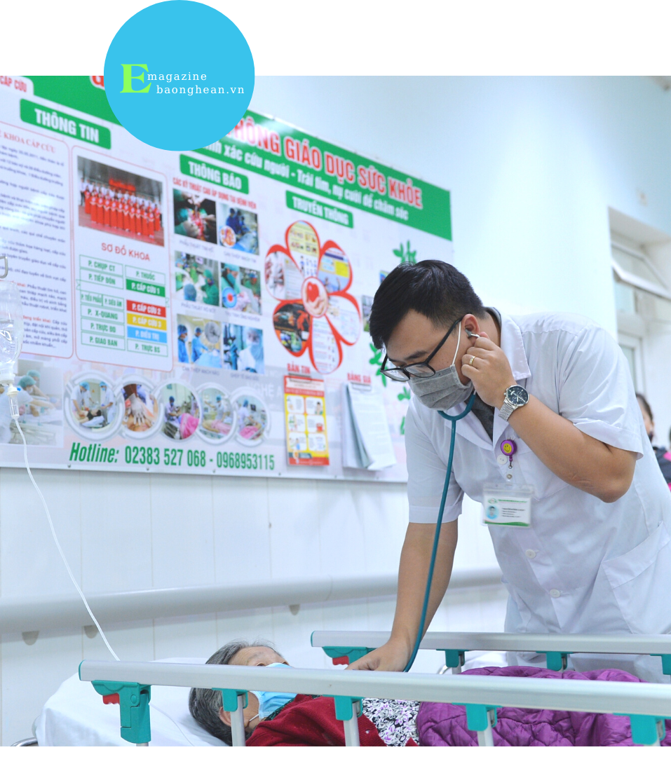 Tại Bệnh viện Hữu nghị Đa khoa tỉnh, số ca bệnh nặng vào khoa cấp cứu tăng rất nhiều. Ảnh: Thành Cường