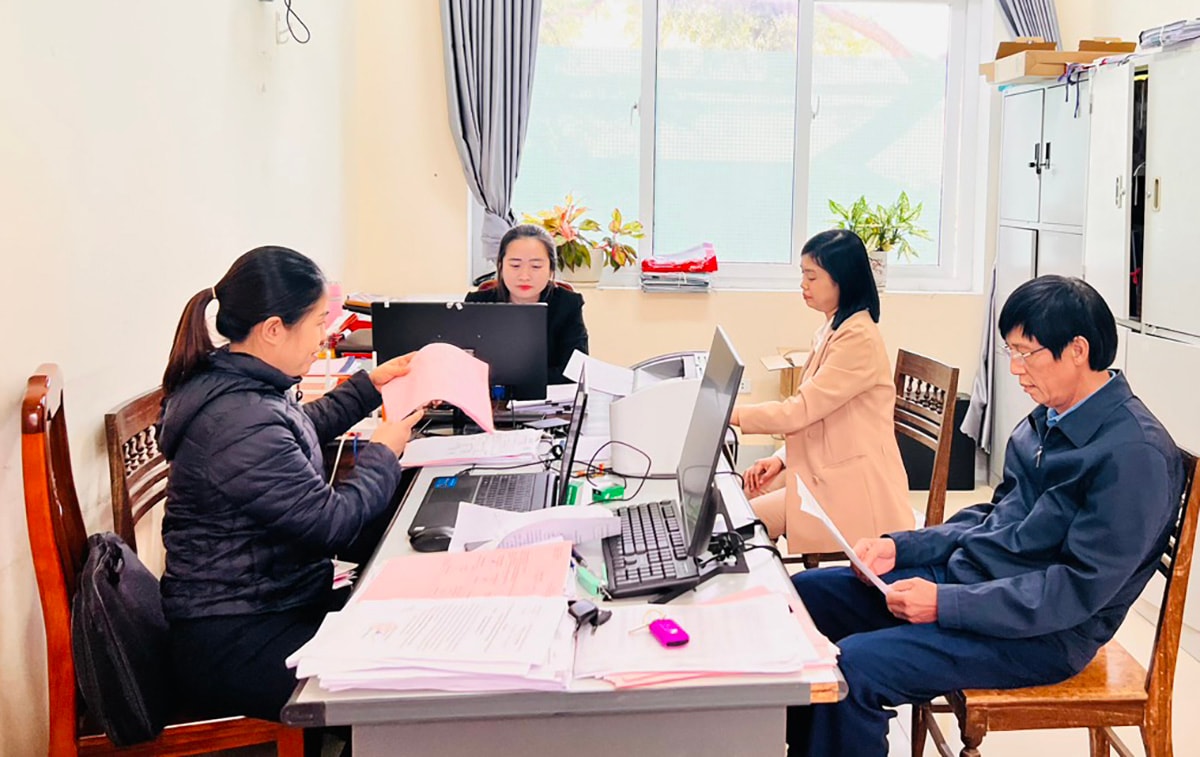 Ứng dụng công nghệ thông tin, chuyển đổi số trong cải cách hành chính  ở các địa phương của huyện Nam Đàn. 