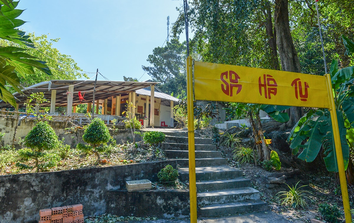Sơn Hà Tự trên đảo Hòn Đốc.