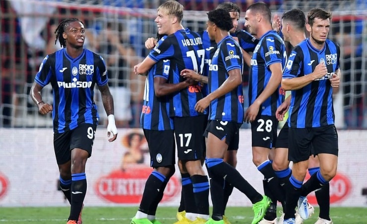 Atalanta top of Serie A after 2-0 win at Monza