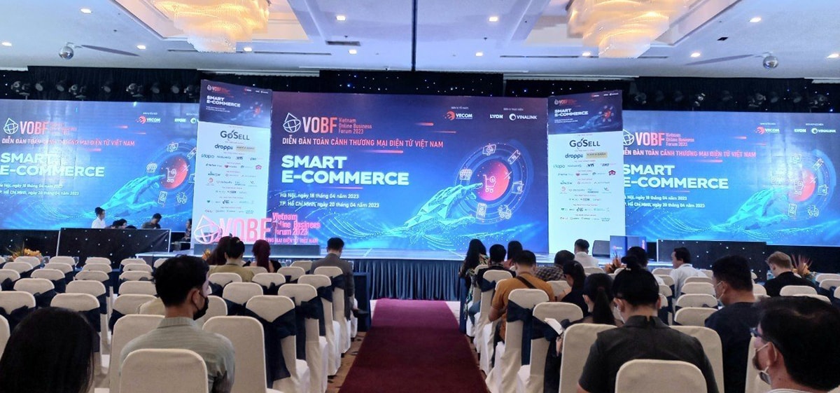 Sự kiện đã thu hút hơn 2000 người tham dự cùng 50 chuyên gia và 1.000 doanh nghiệp lớn nhỏ trong cả nước. Ảnh: Văn Long