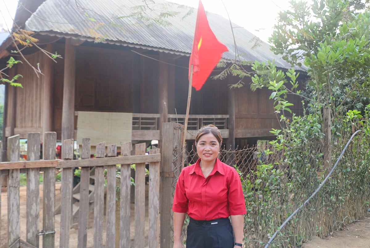 Chị Vi Thị Ánh - đại biểu HĐND huyện Tương Dương, Phó Chủ tịch Hội LHPN xã Tam Hợp, Bí thư Chi bộ bản Phồng. Ảnh: K.L