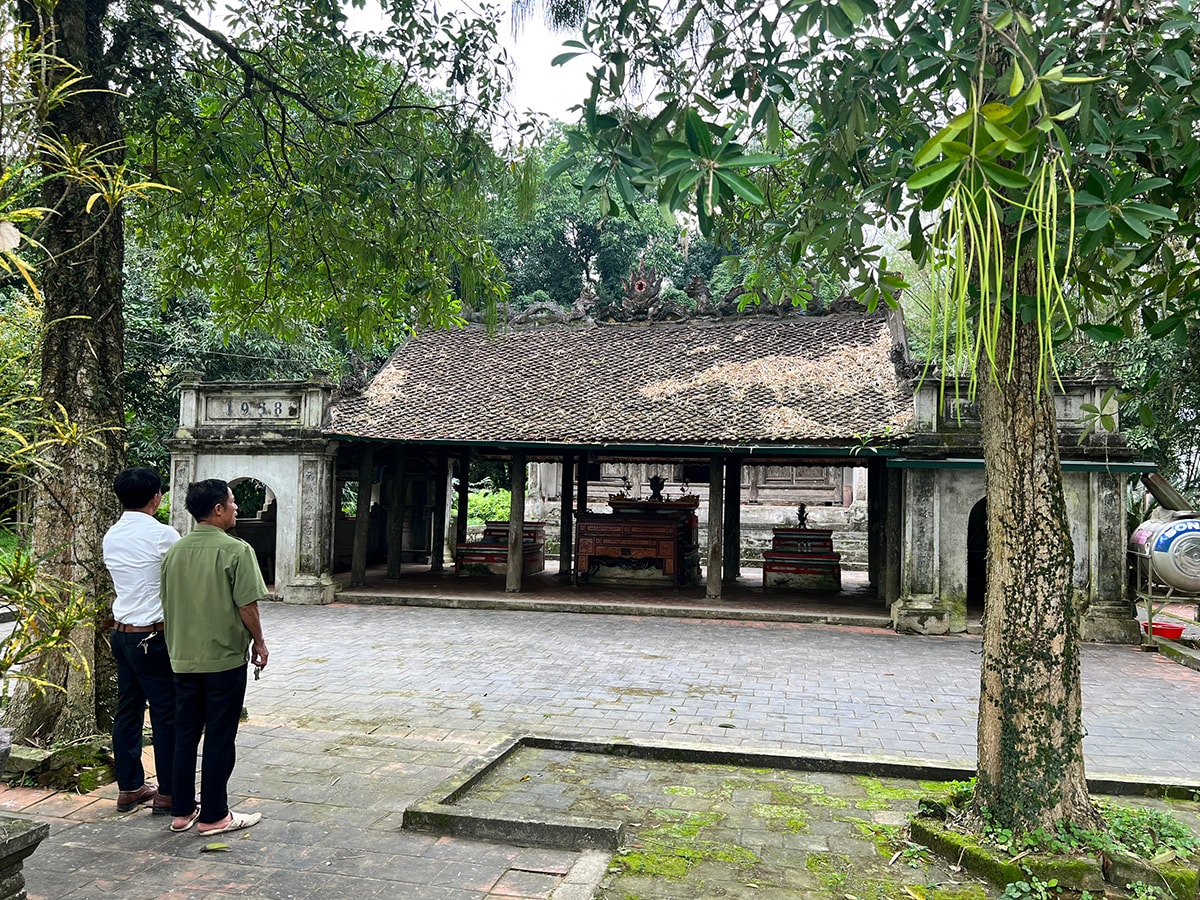 Đền Rậm ở xã Châu Nhân (Hưng Nguyên) cũng đang chịu cảnh xuống cấp. Ảnh: M.Q
