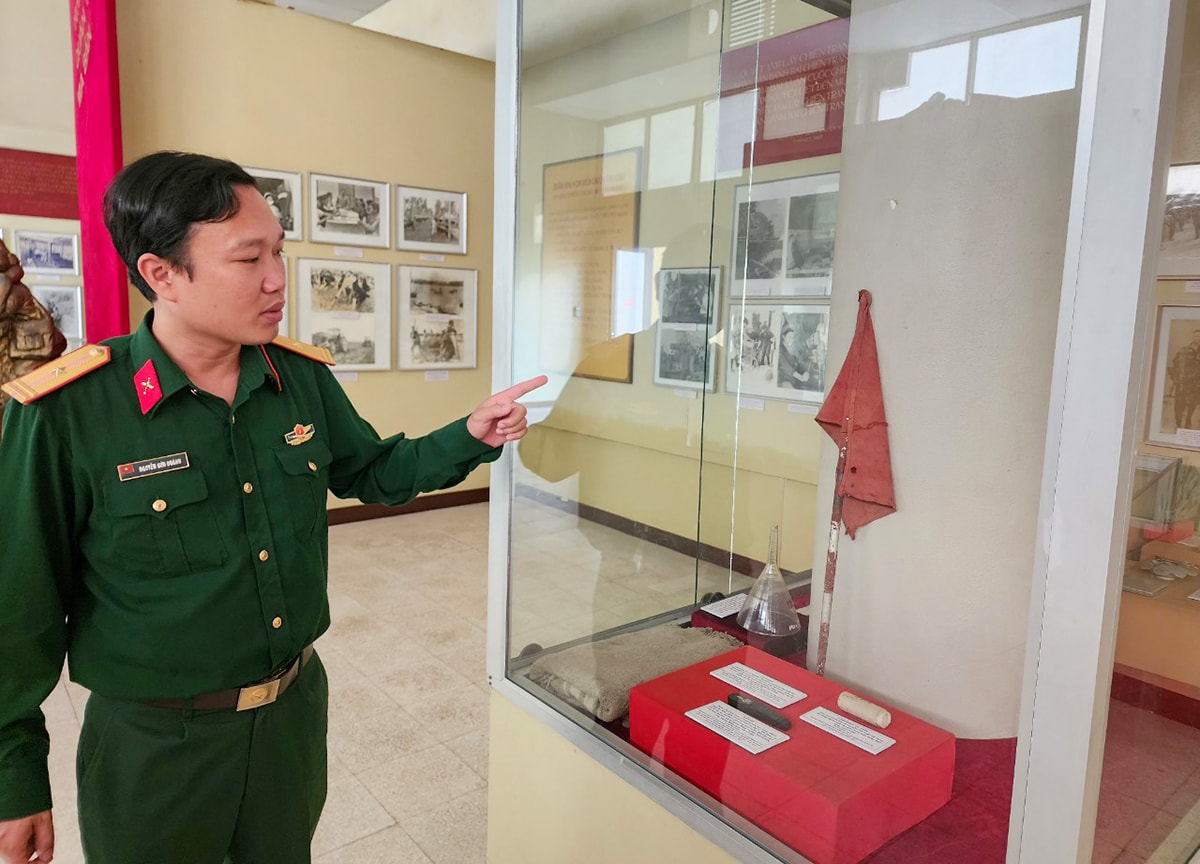 Những chiếc lá cờ chỉ huy được sử dụng trong các trận chiến đấu bảo vệ phòng không không quân.