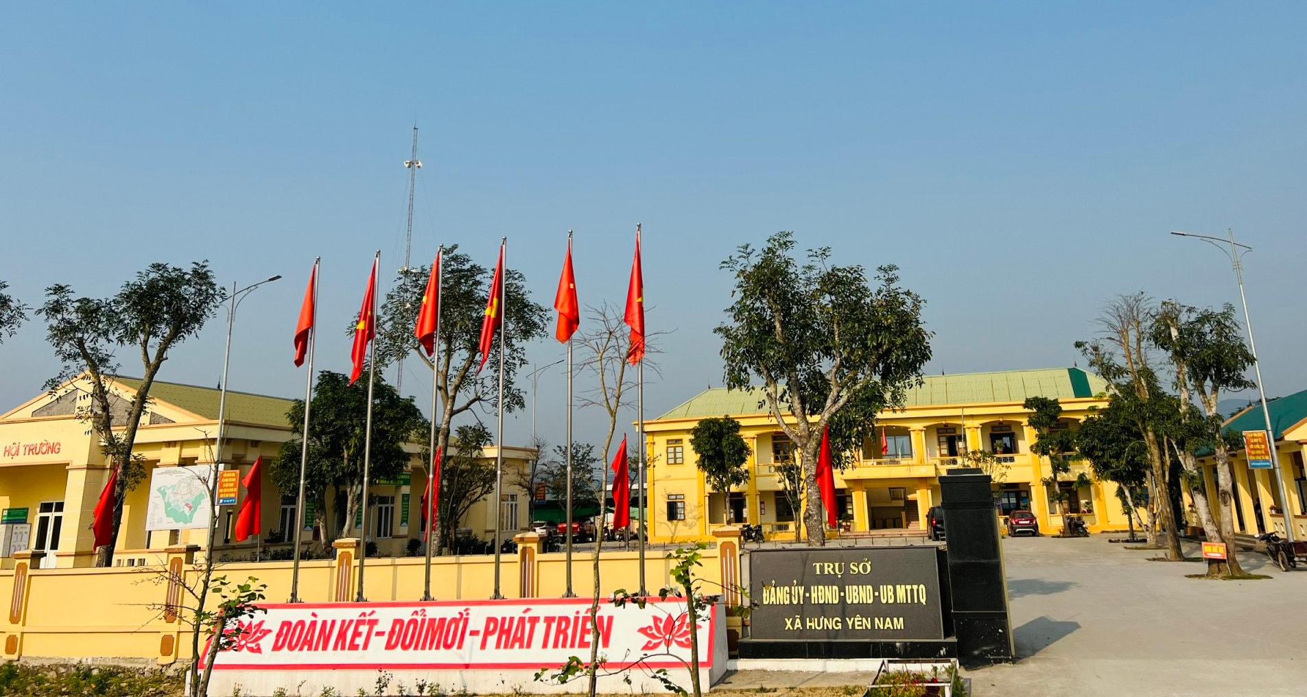 Trụ sở Đảng ủy, HĐND, UBND xã Hưng Yên Nam.