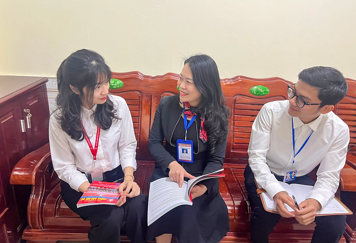 Đảng viên trẻ Nguyễn Duy Thanh và Phan Thục Anh khoa Bác sĩ đa khoa Trường Đại học Y khoa Vinh đều được kết nạp tại trường.