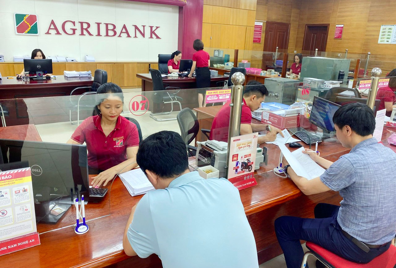 bna_giao dịch tại Agribank Nam na ảnh thu huyền.jpg